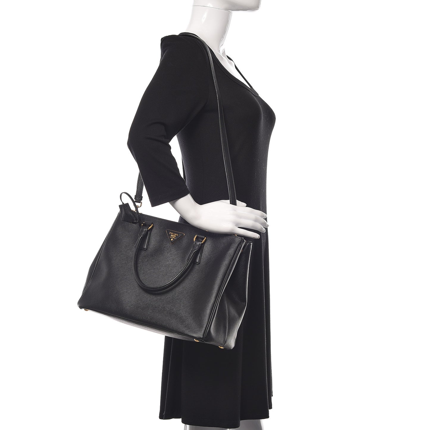 Saffiano Medium Galleria Double Zip Tote Black