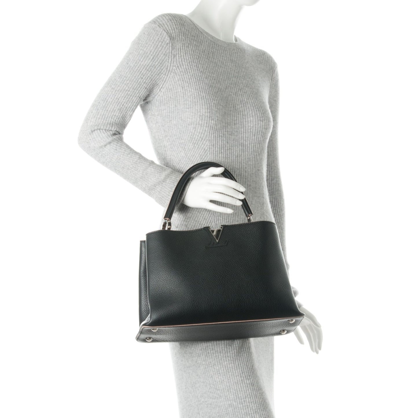 Taurillon Capucines MM Black Petale