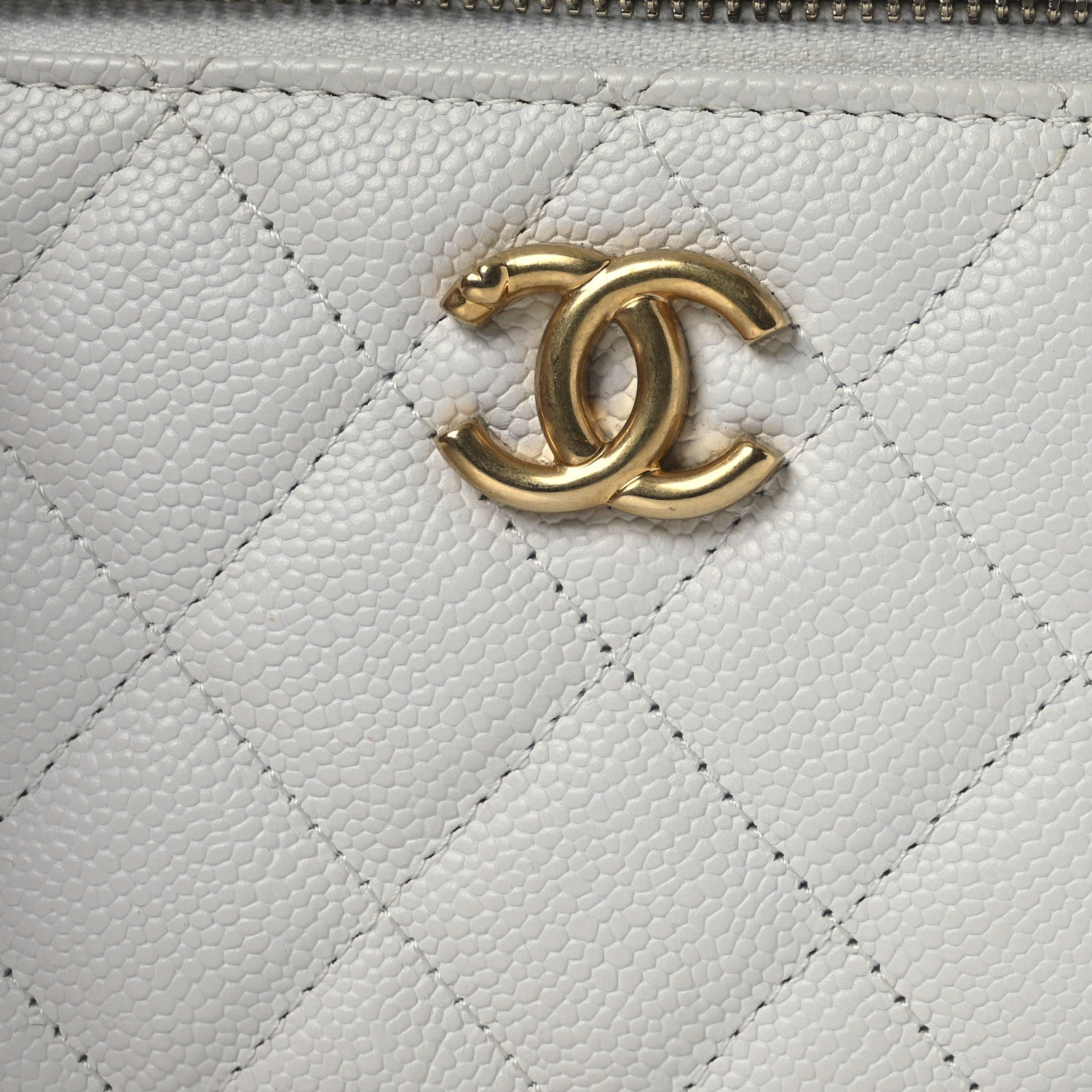 Chanel Caviar Quilted Sweetheart Vanity Case White 8 of 15