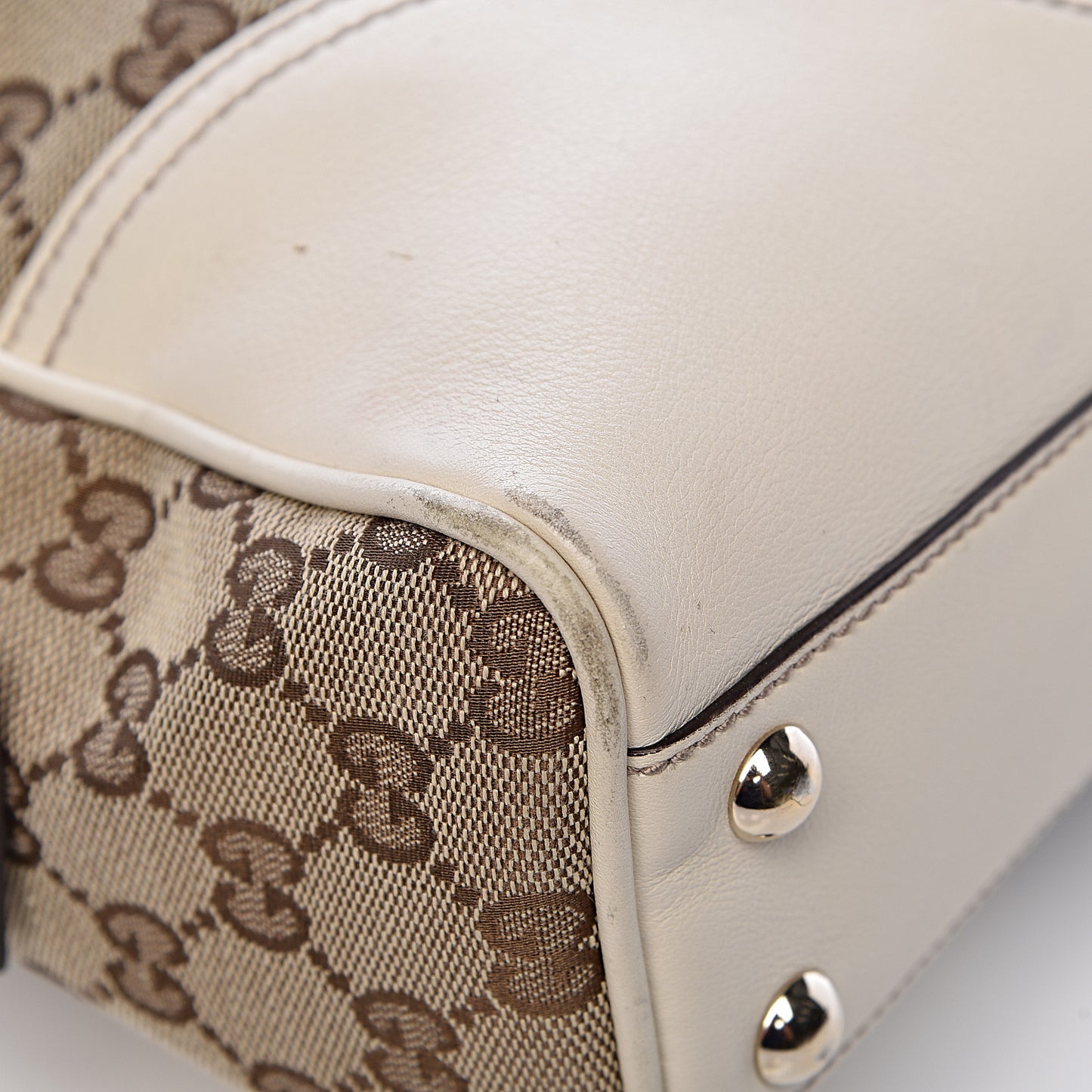 Monogram Medium New Britt Boston Off White