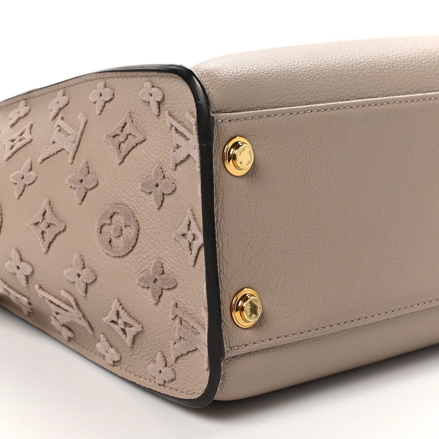 Louis Vuitton Calfskin Monogram Tufting On My Side Galet 8 of 9