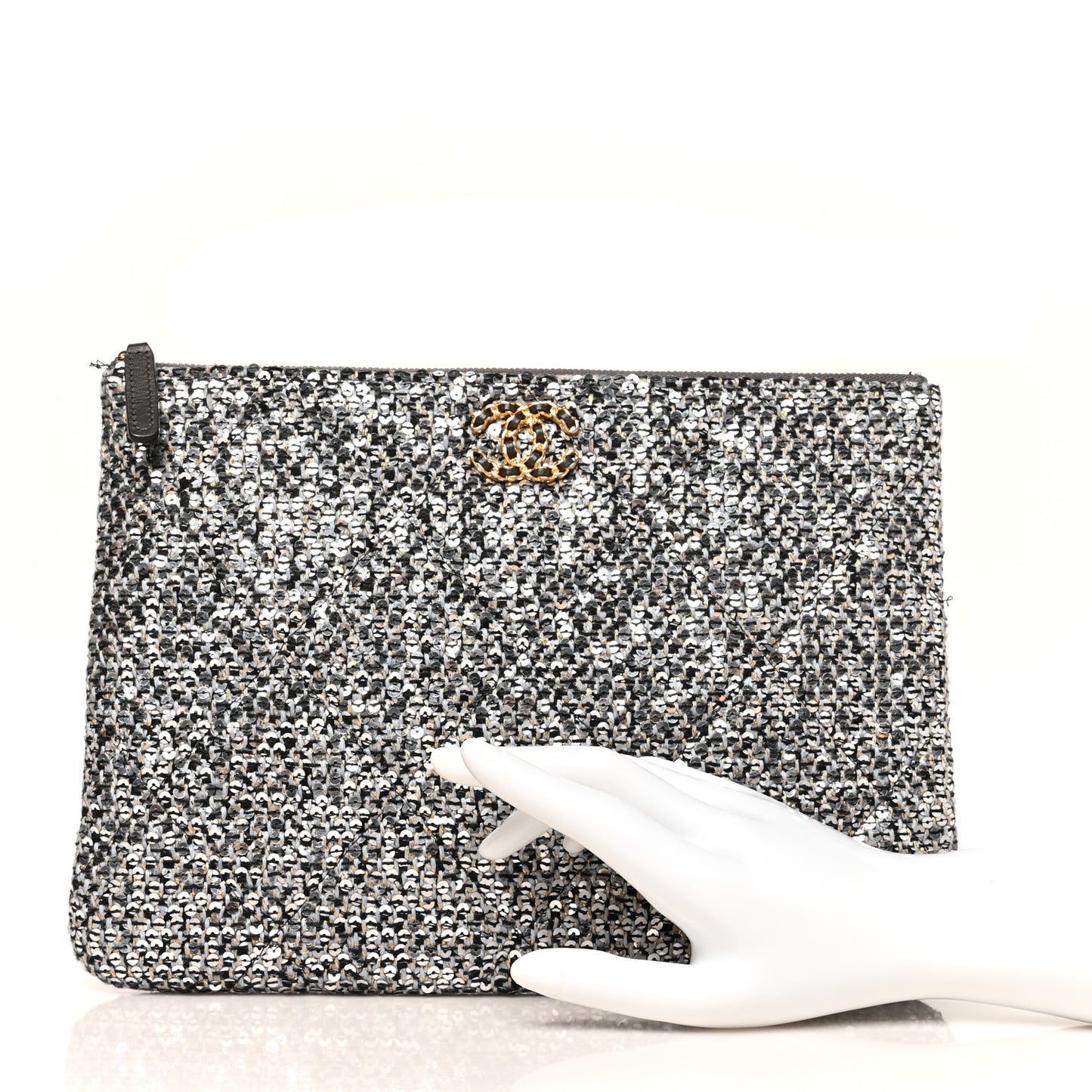 Sequins Medium 19 Pouch Silver