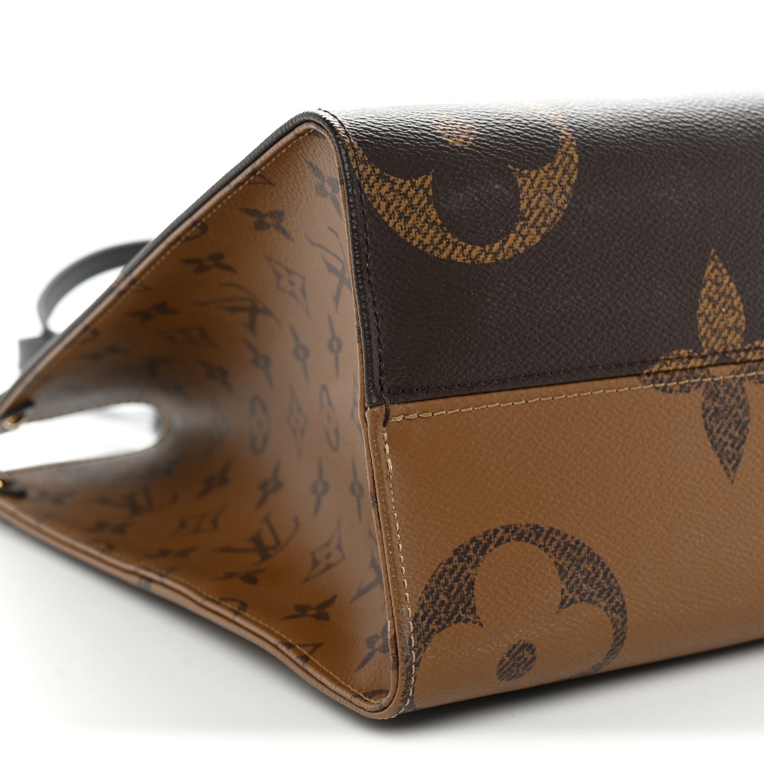 Louis Vuitton Reverse Monogram Giant Onthego MM 8 of 11