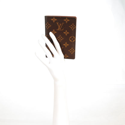 Louis Vuitton Monogram Passport Cover 2 of 7