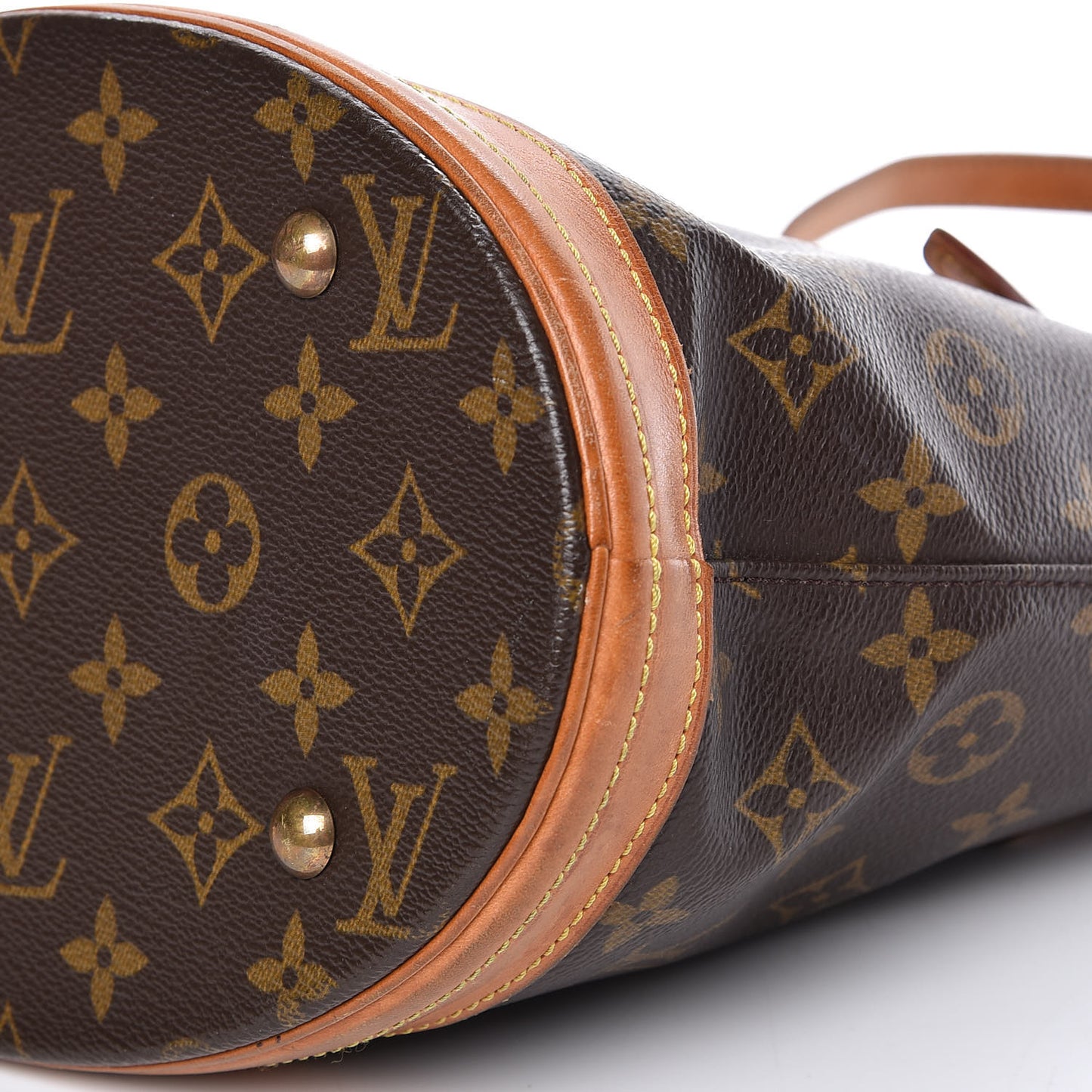 Monogram Petit Bucket 23