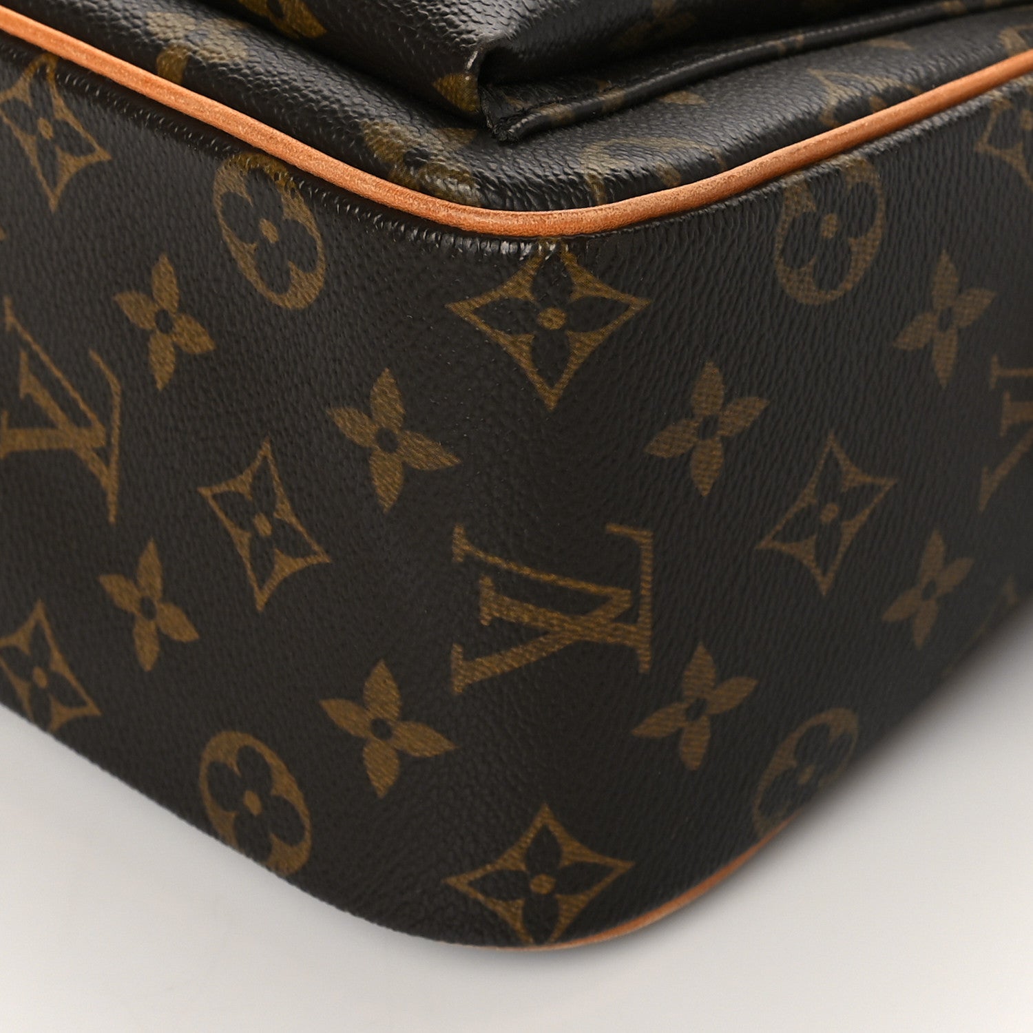 Louis Vuitton Monogram Viva-Cite GM 9 of 9