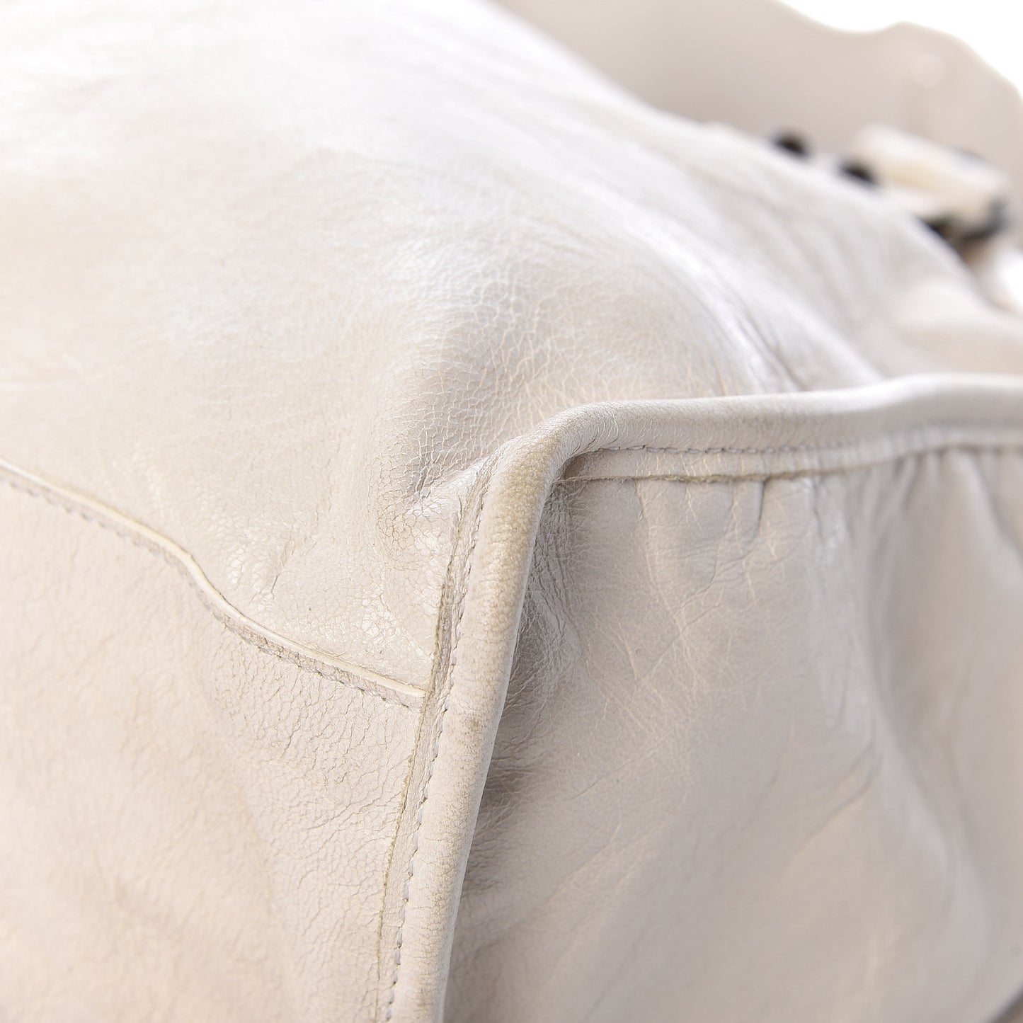 Chevre Classic Hardware City White