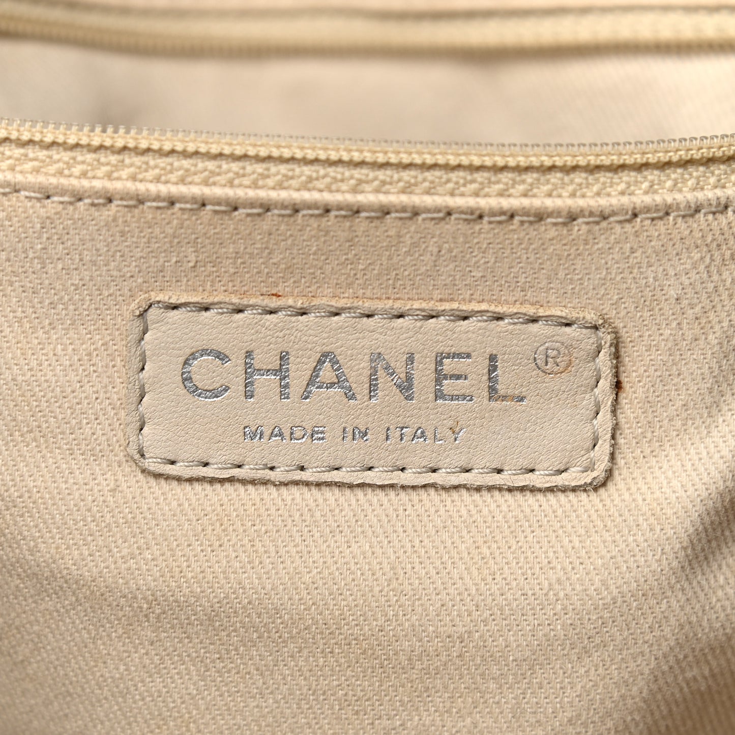 Grained Calfskin Medium CC Pocket Tote Black
