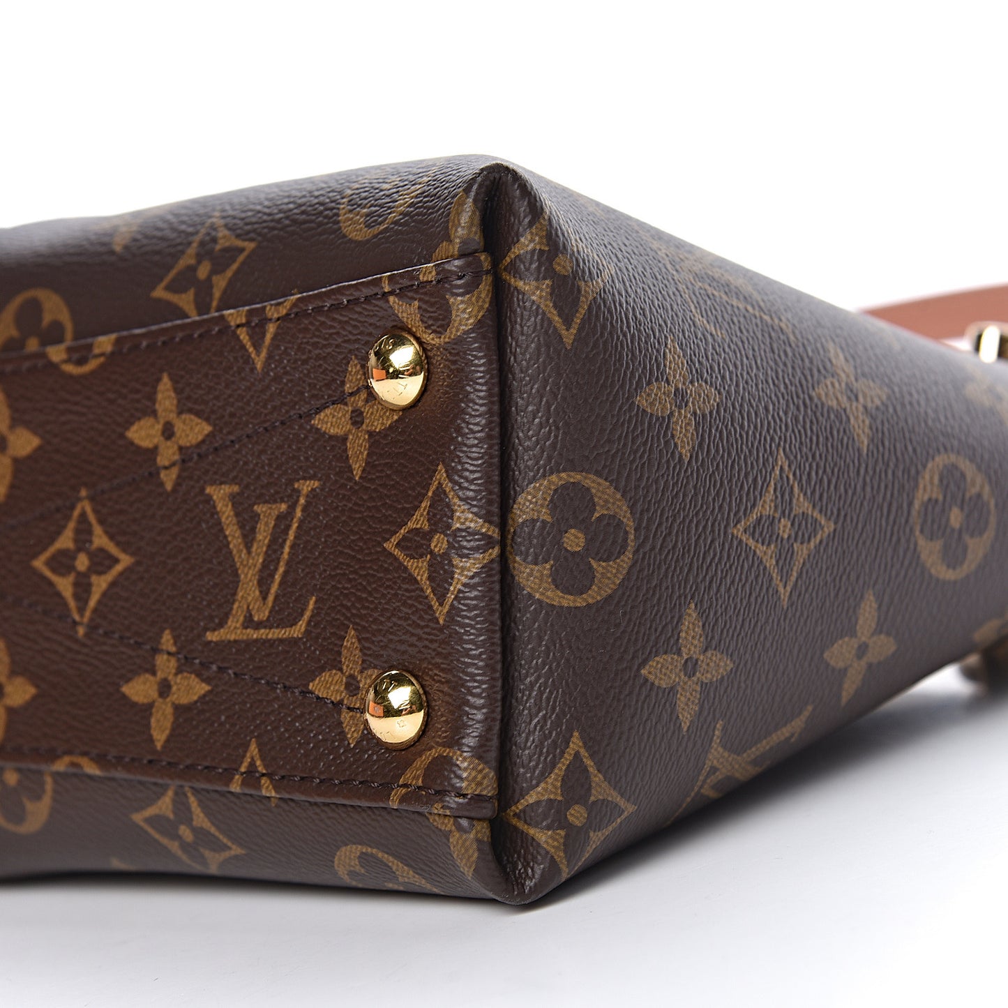 Monogram V Tote BB Creme