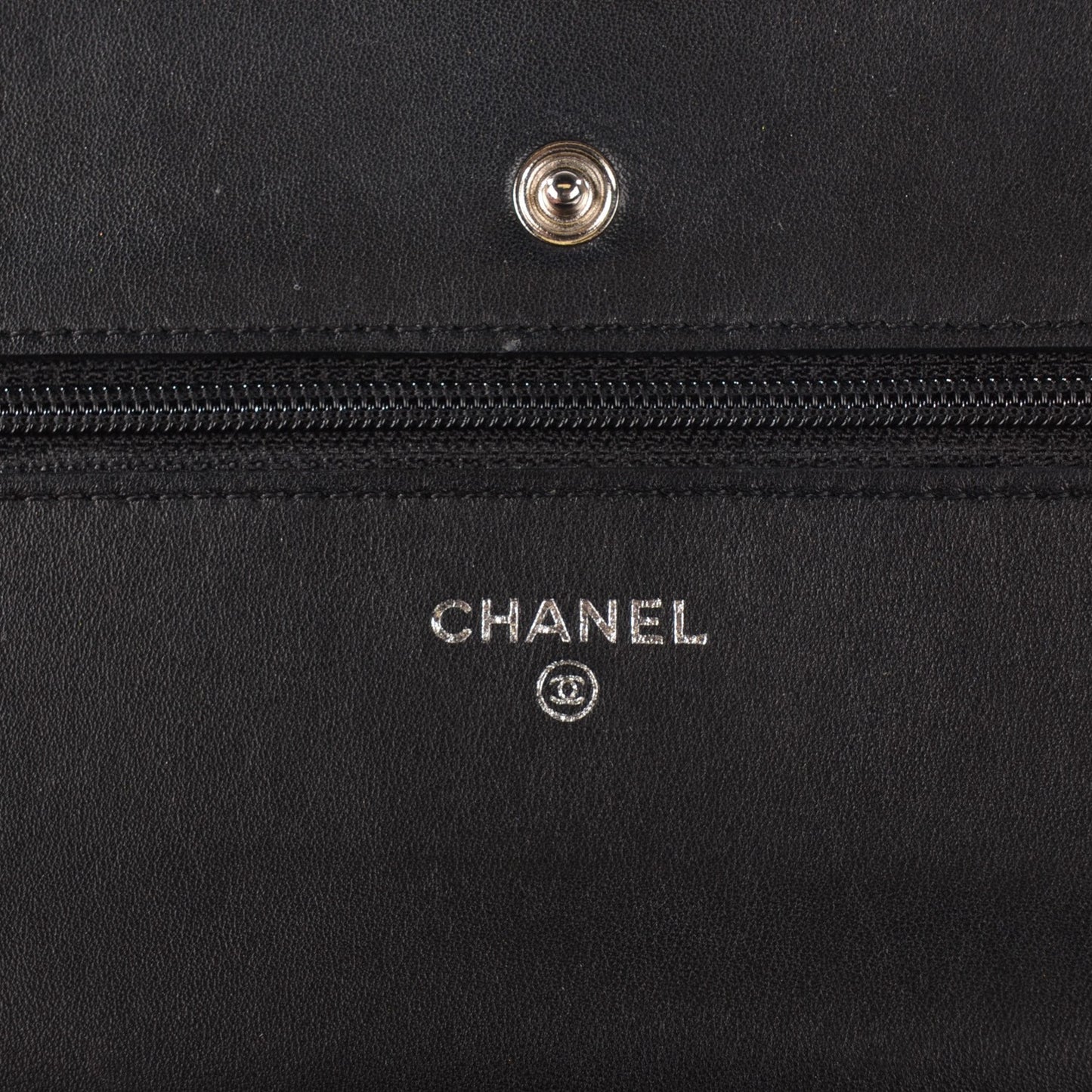 Vinyl Lipstick Wallet On Chain WOC Black