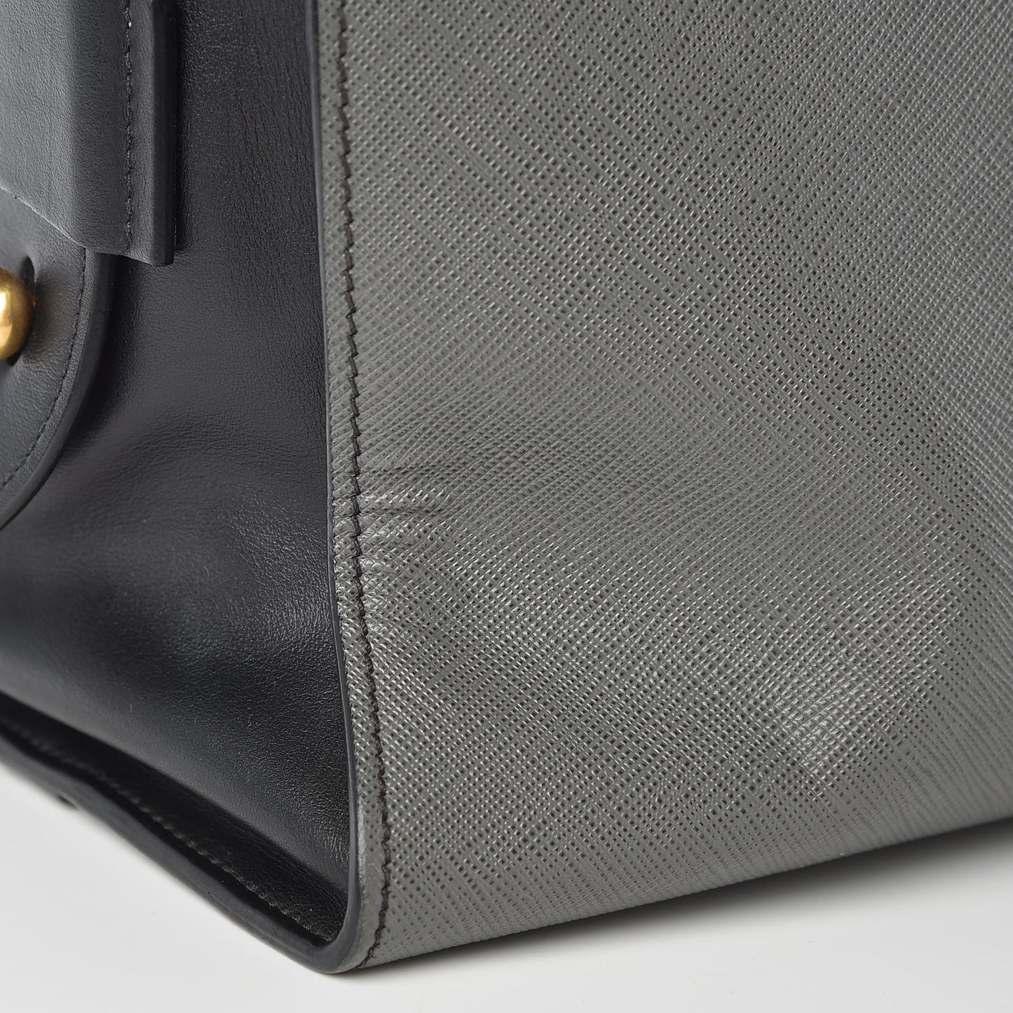 Saffiano City Calf Medium Esplanade Tote Mercurio Black