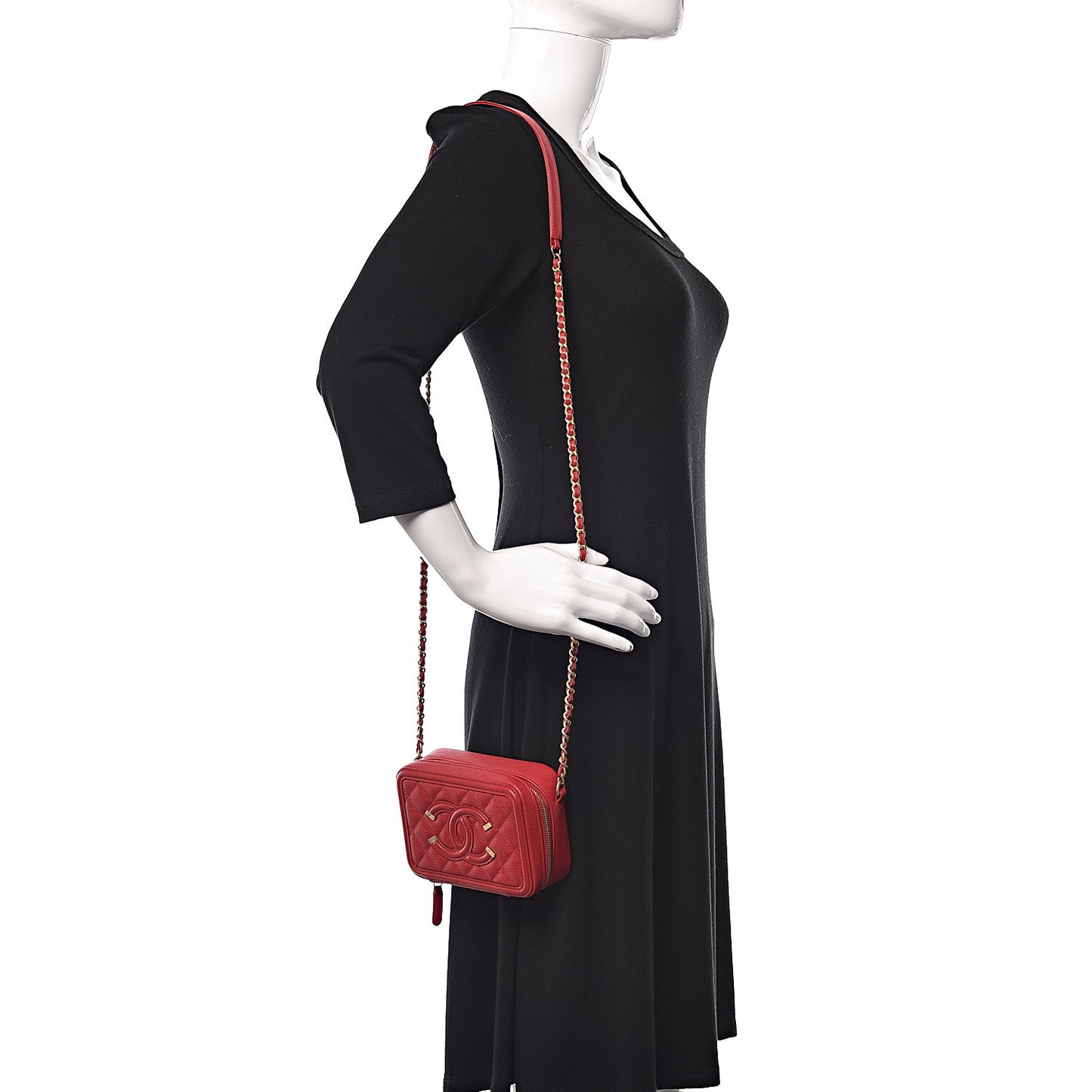 Caviar Quilted Filigree Vanity Clutch With Chain Red