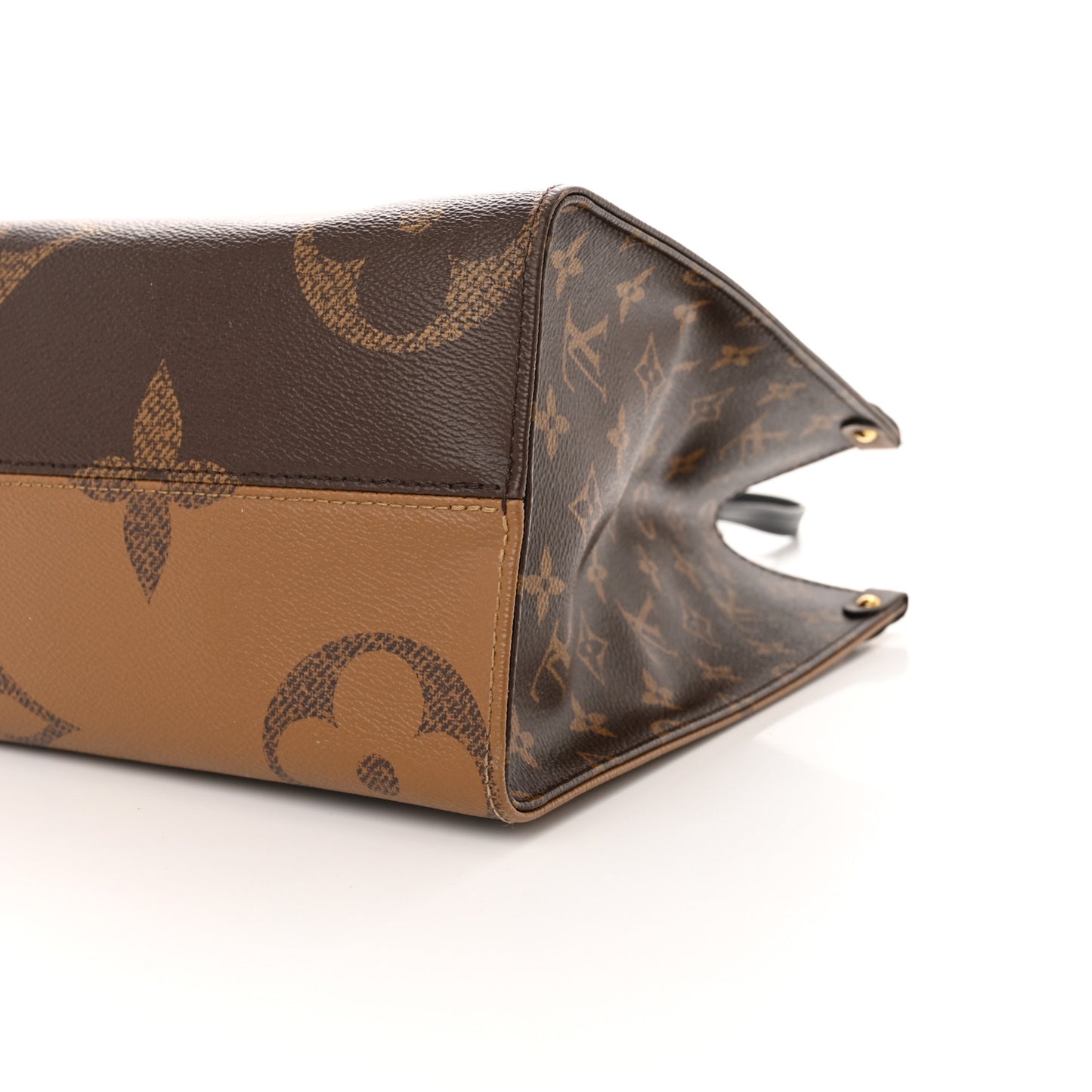 Reverse Monogram Giant Onthego MM