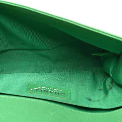 Chanel Caviar Quilted Medium Boy Flap Green 5 of 11