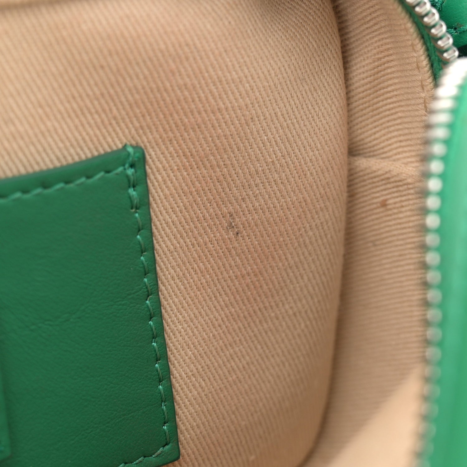 Jacquemus Smooth Calfskin Le Baneto Green 14 of 17