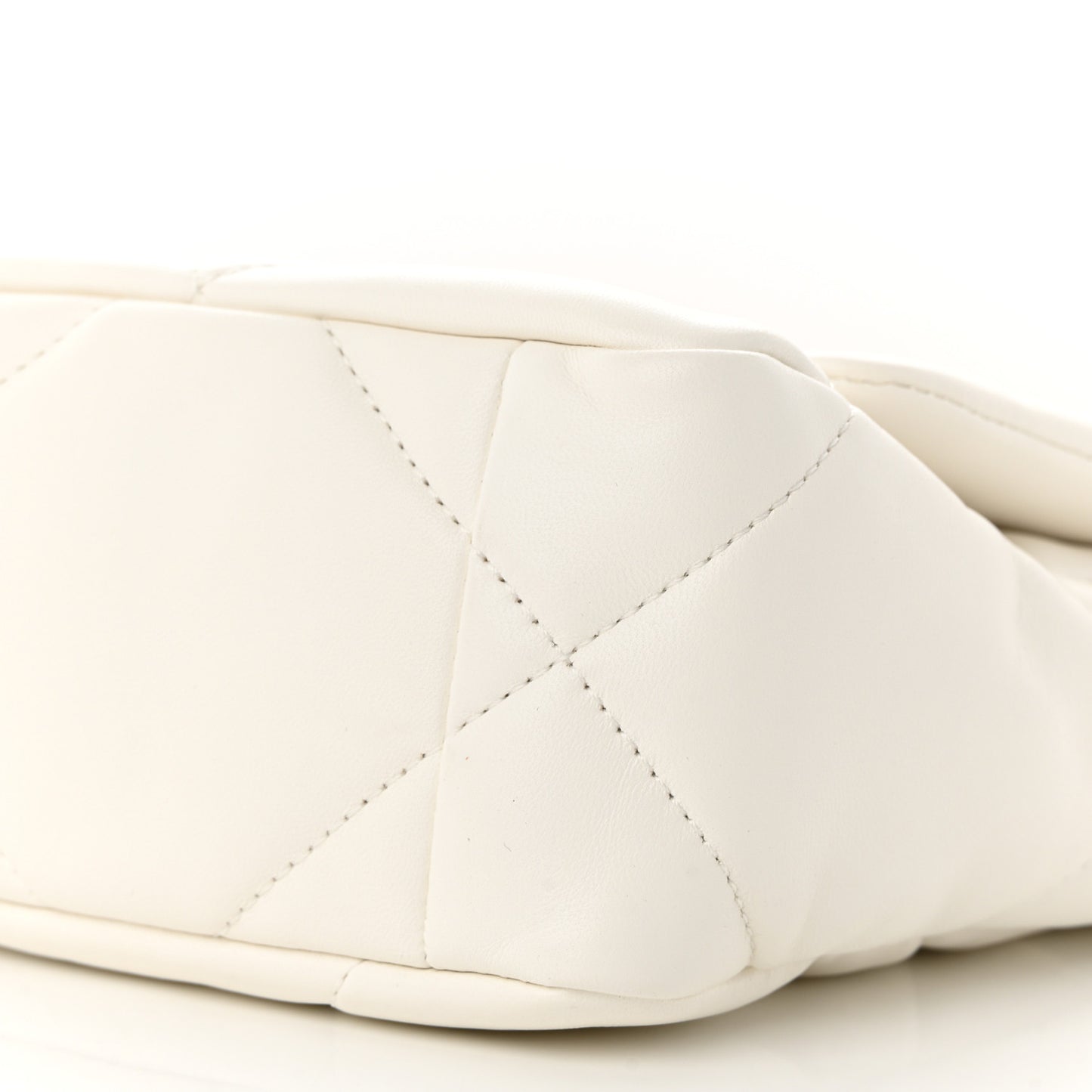 Lambskin Quilted Medium Chanel 19 Flap White