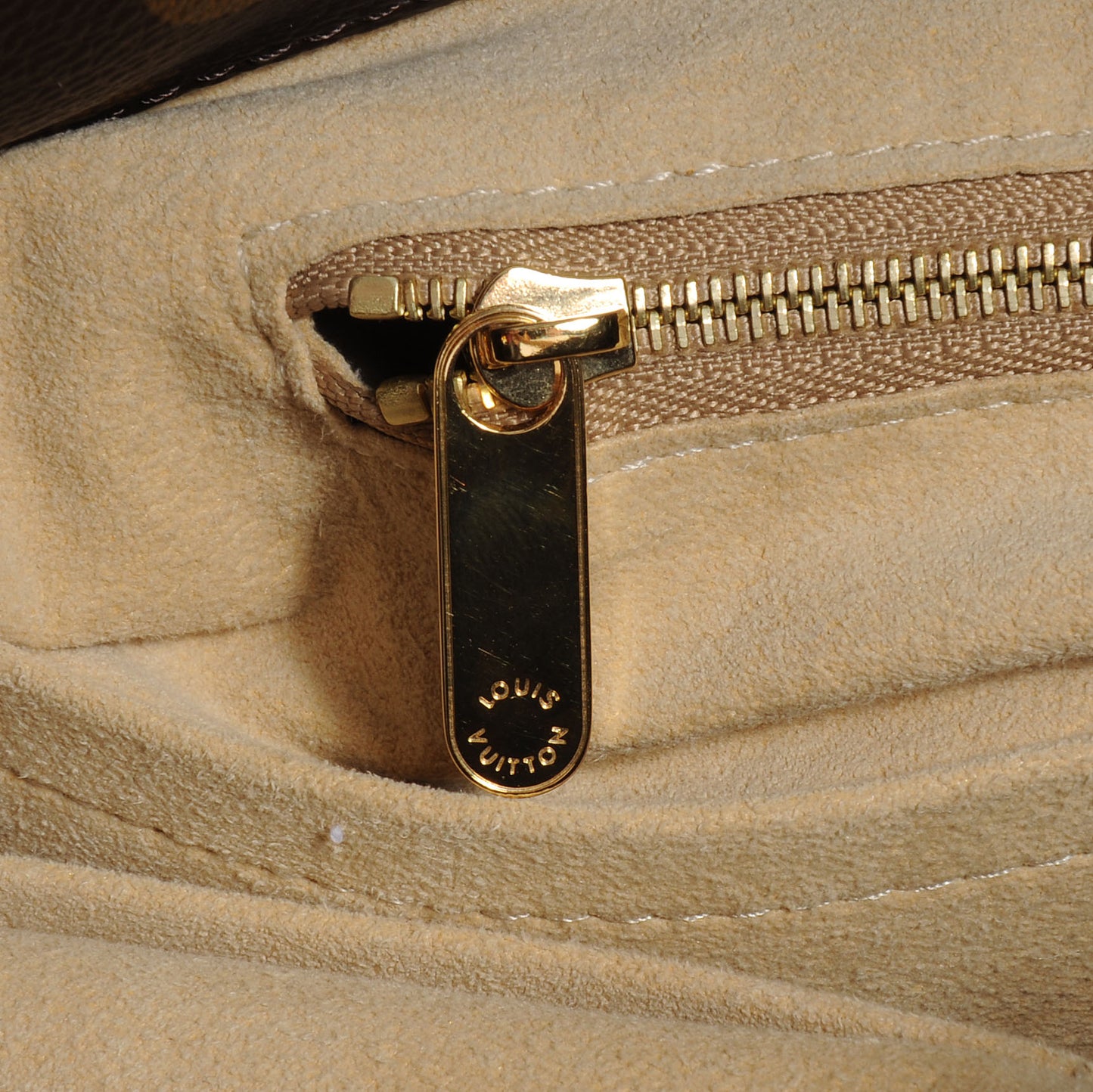 Monogram Artsy MM