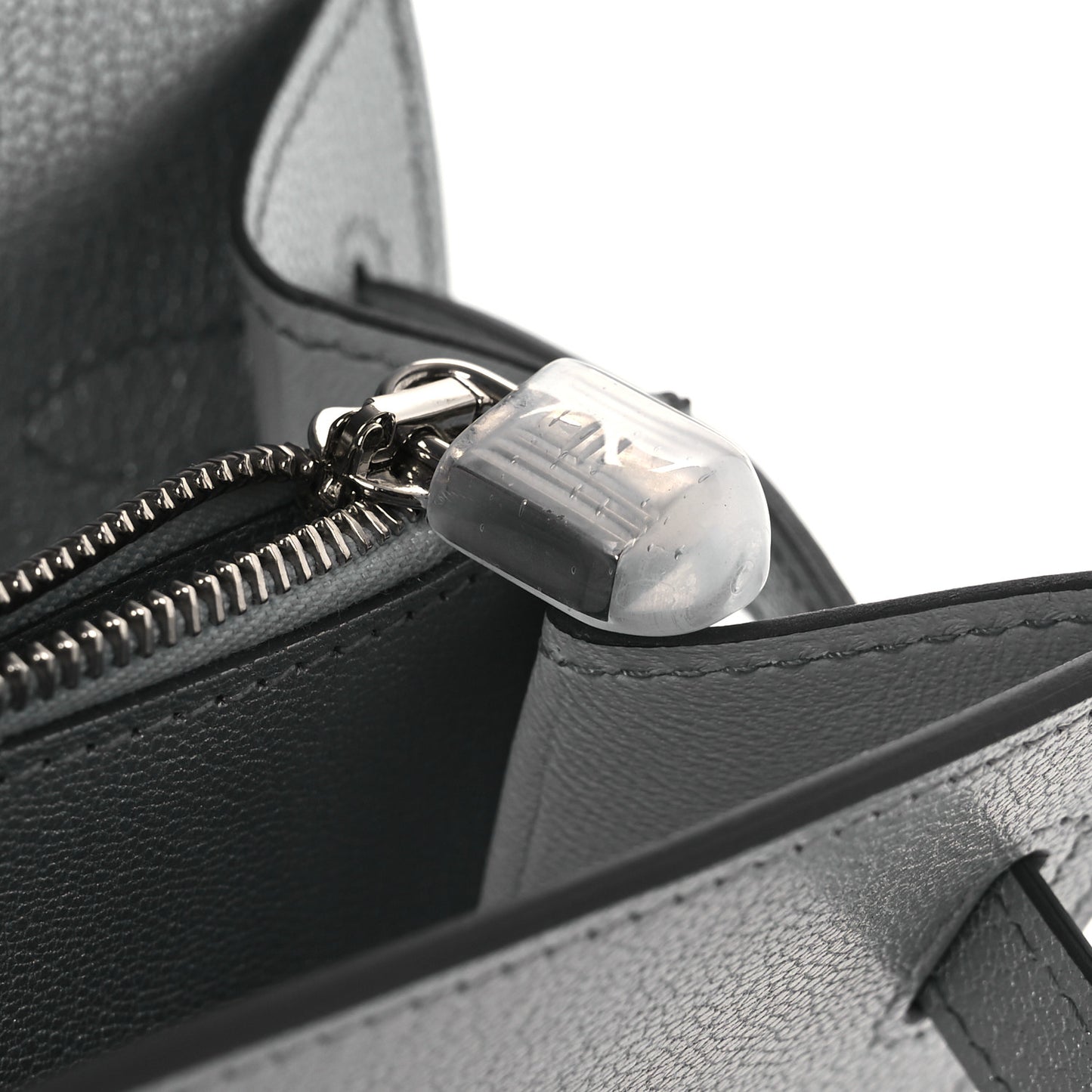 Metallic Chevre Chamkilight Kelly Wallet To Go Argent