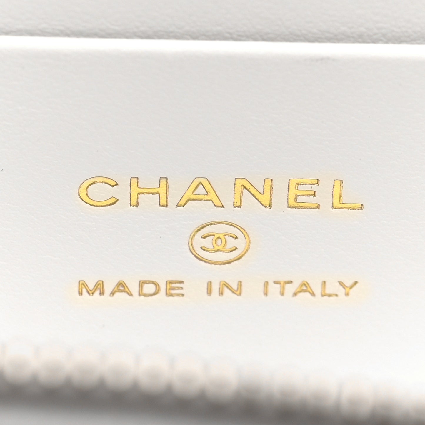 Caviar Quilted Small Vanity Case With Chain White