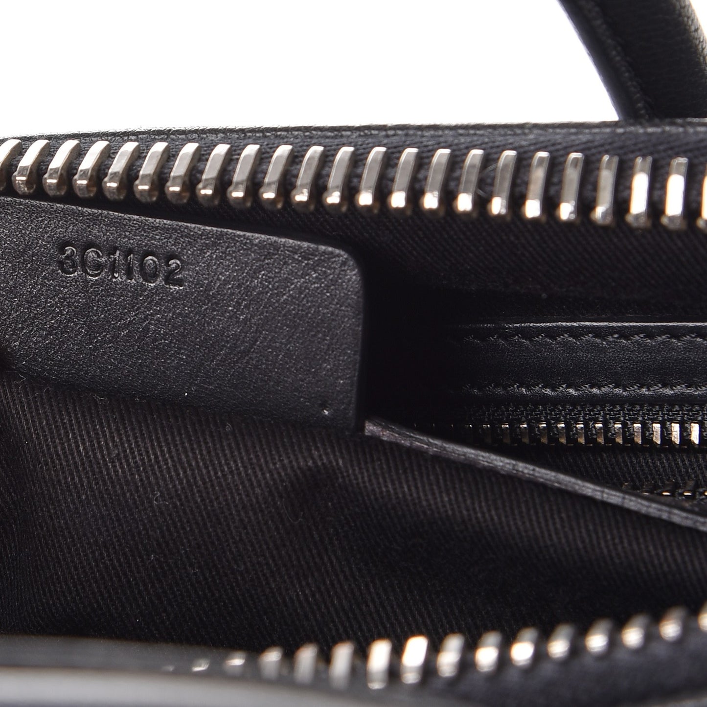 Sugar Goatskin Medium Antigona Black