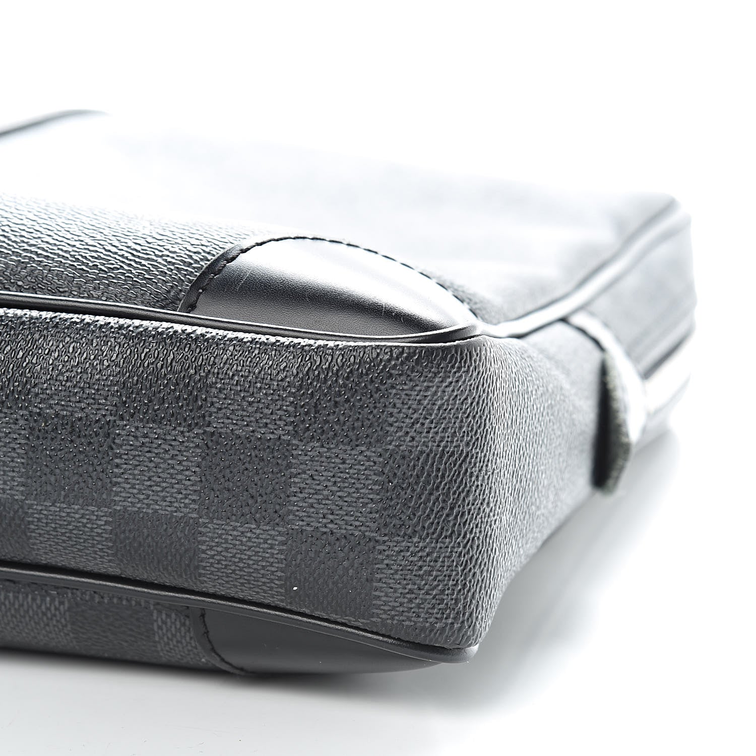 Louis Vuitton Damier Graphite Porte-Documents Voyage 9 of 9