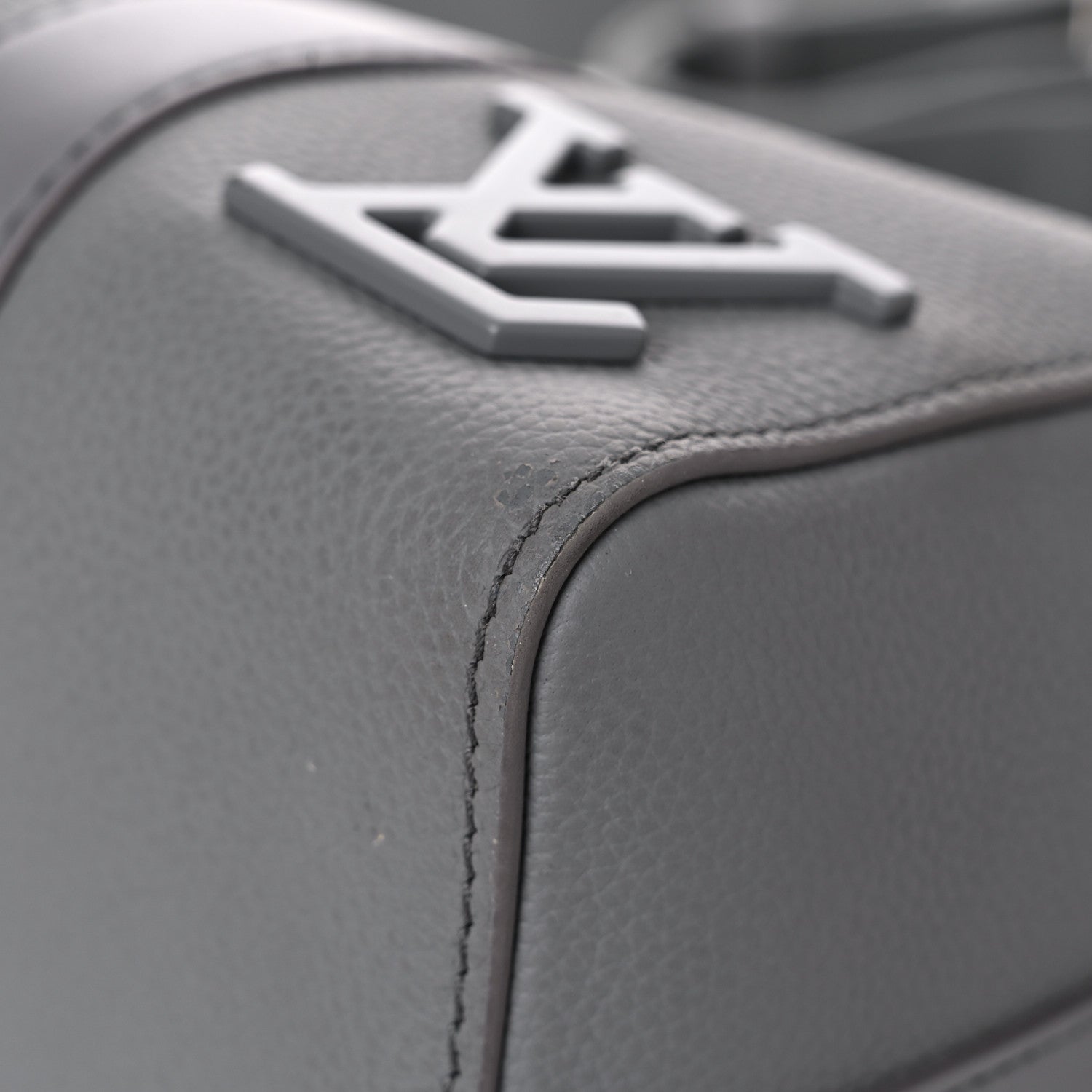 Louis Vuitton Grained Calfskin Aerogram City Keepall Gris 8 of 14