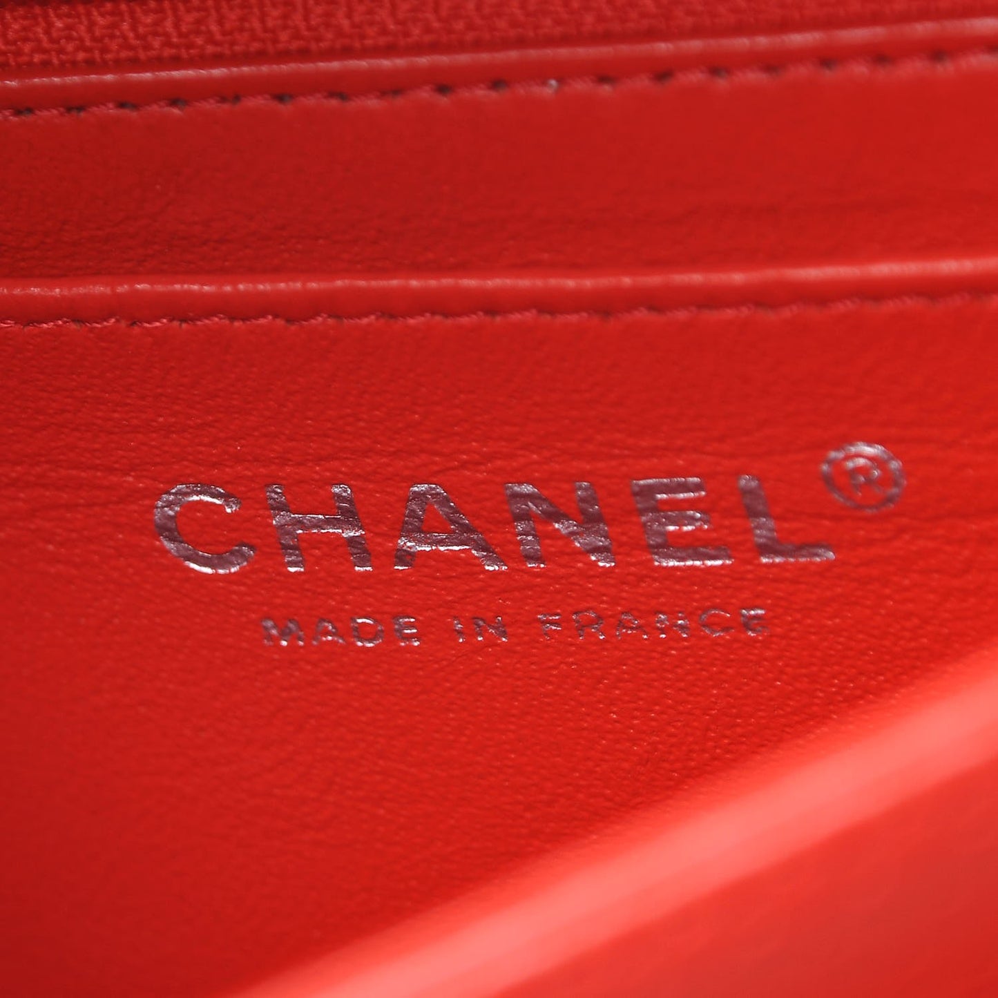Lambskin Perforated Medium Double Flap Red
