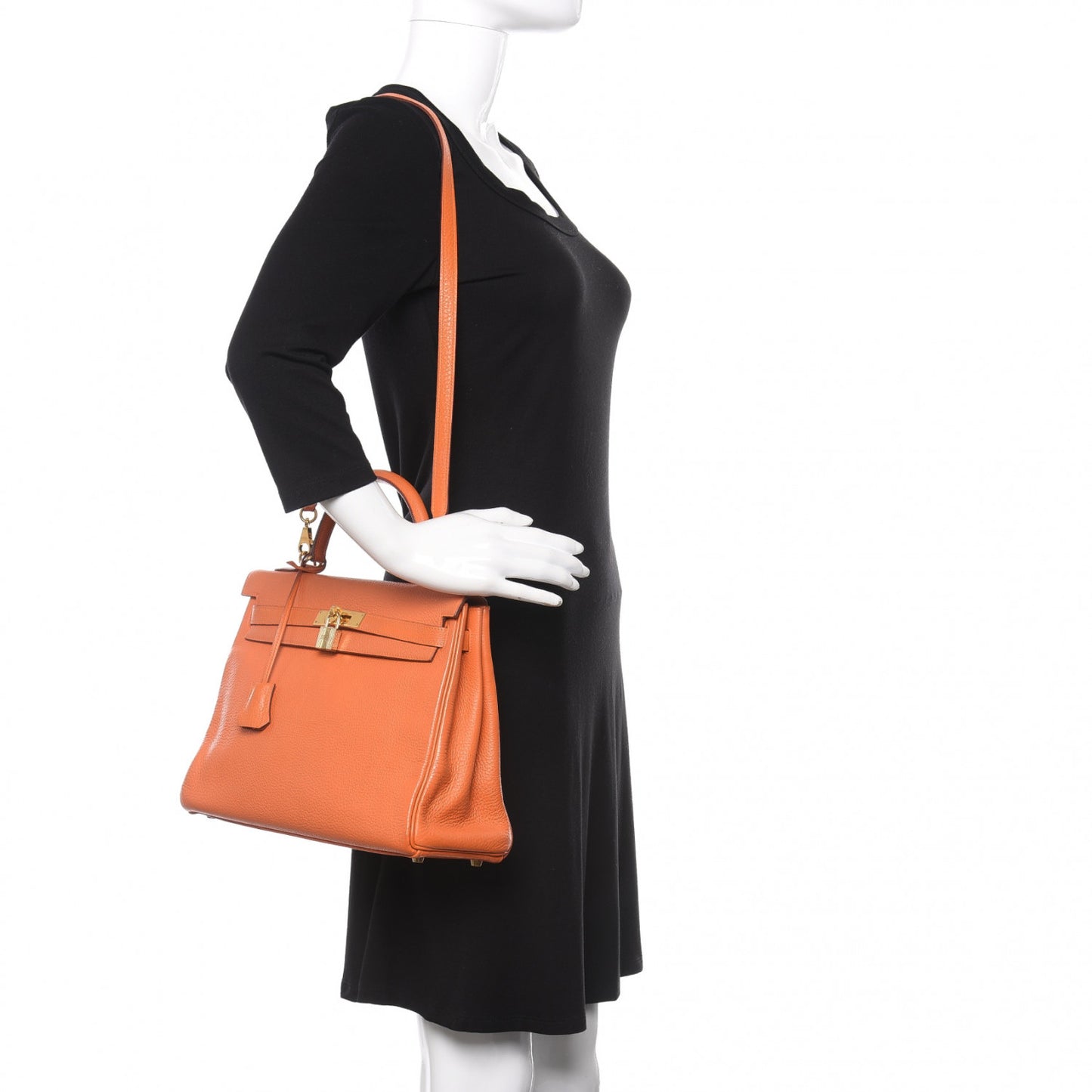 Togo Kelly Retourne 32 Orange