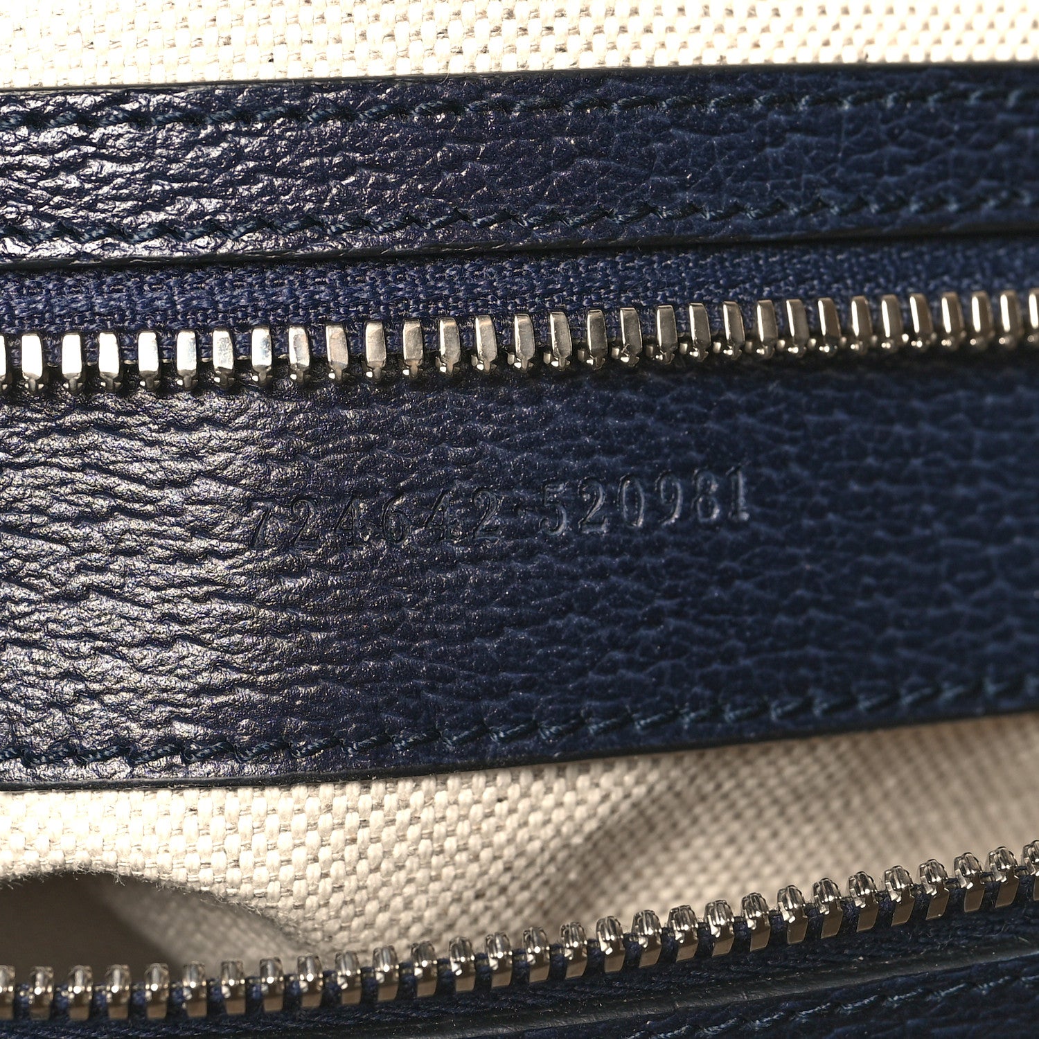 Gucci GG Supreme Monogram Textured Dollar Calfskin Medium Savoy Duffle Bag Blue Black 6 of 11