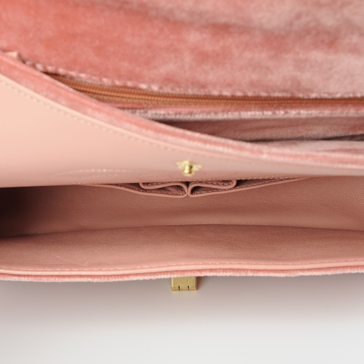 Chanel Velvet Quilted 2.55 Reissue 225 Flap Pink 6 of 9