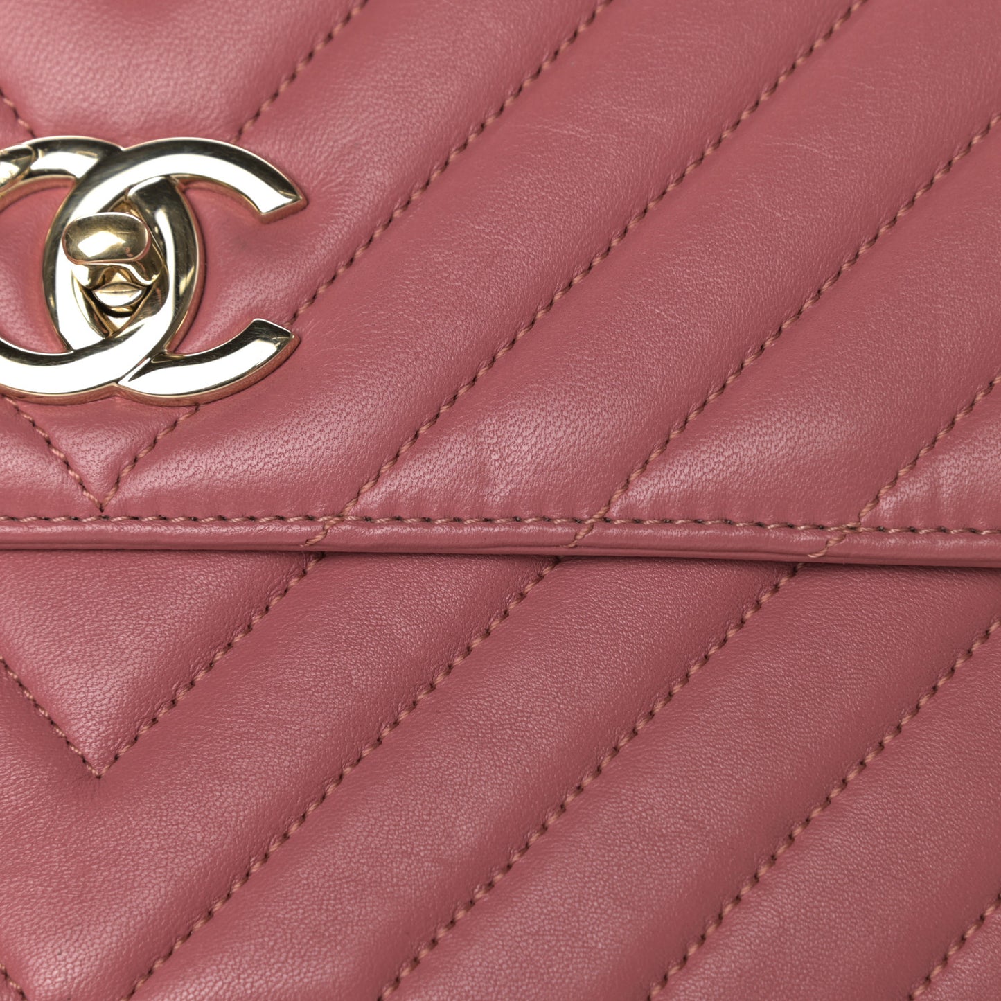 Lambskin Chevron Quilted Medium Trendy CC Flap Light Pink
