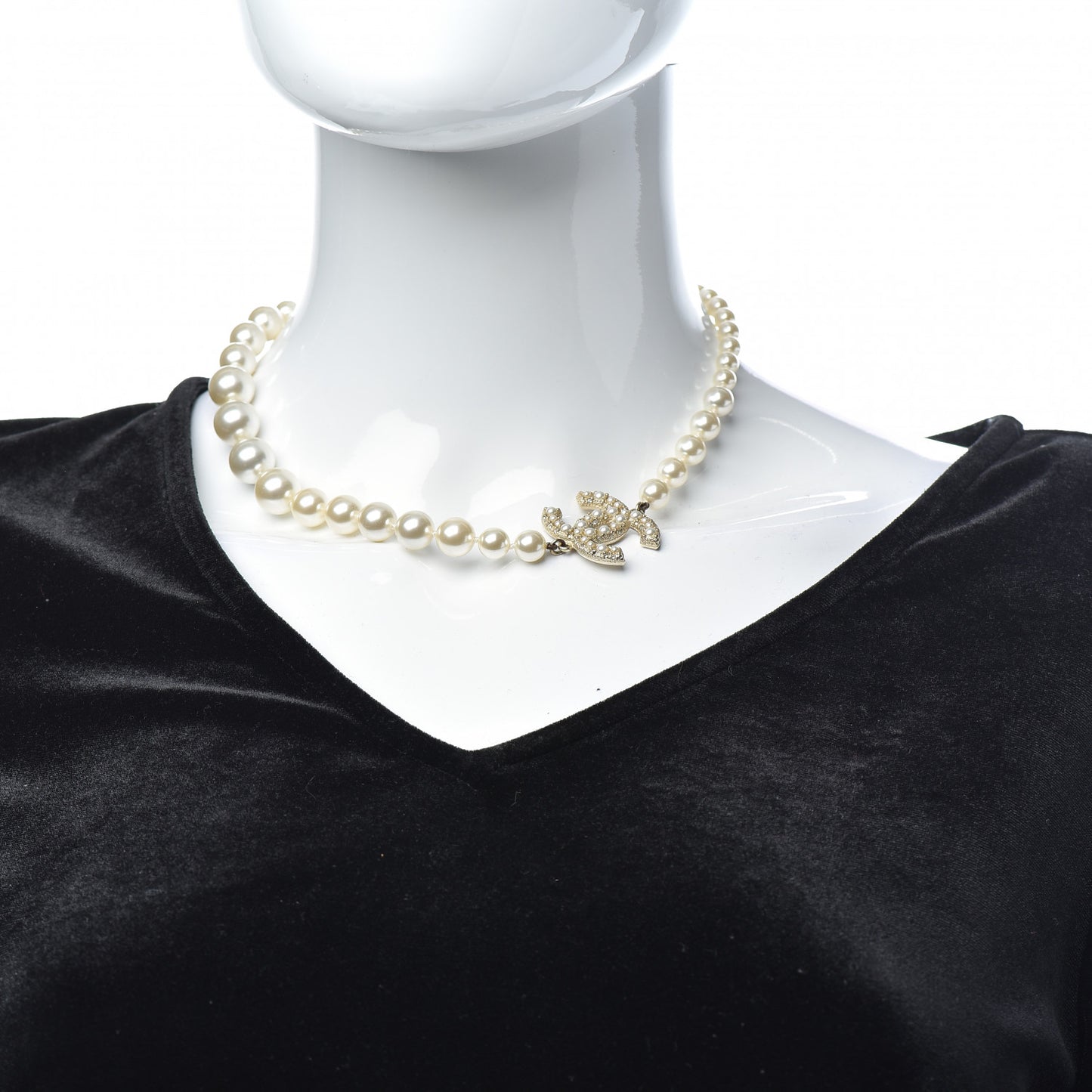 Graduated Pearl CC Short Necklace Gold