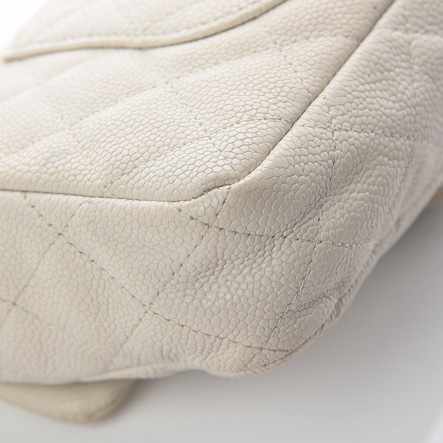 Caviar Quilted 2.55 Reissue East West Flap White