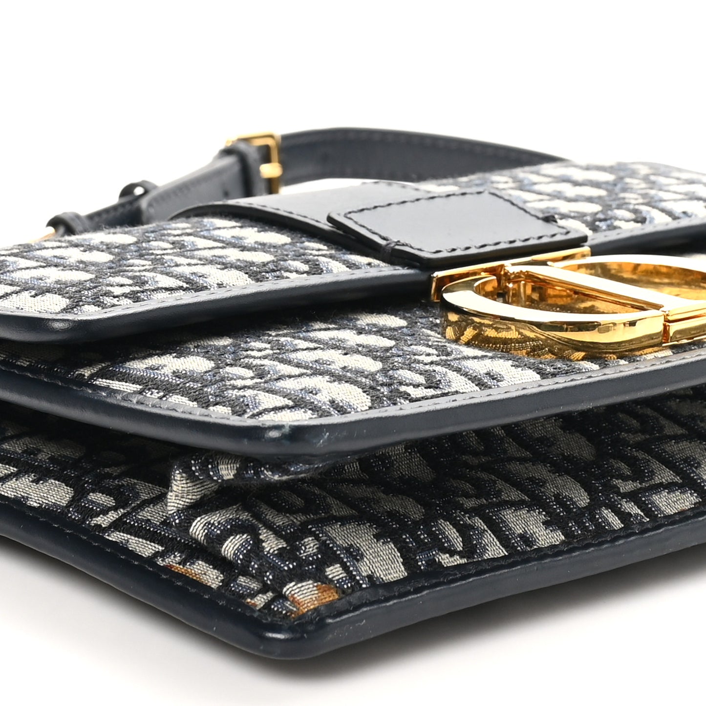 Oblique 30 Montaigne Chain Flap Bag Blue