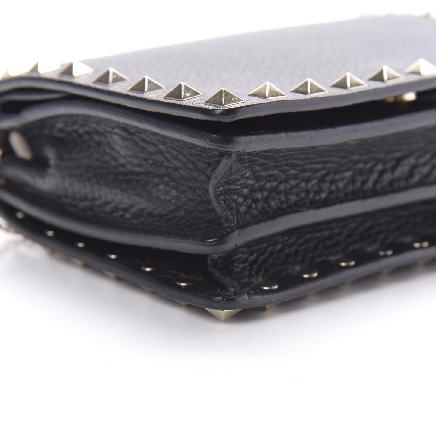 Pebbled Calfskin Rockstud Wallet on Chain Black