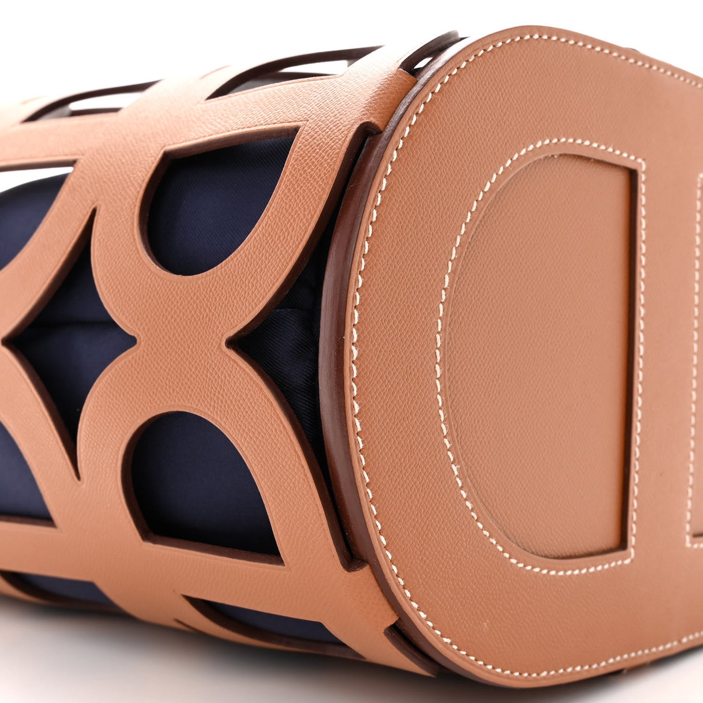Madame Calfskin Chaine d'Ancre Tote Gold