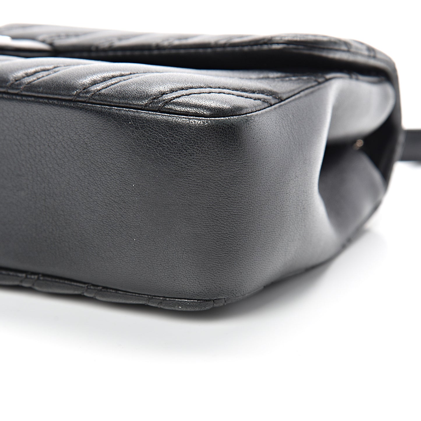 Lambskin Chevron Double Stitch Medium Single Flap Black