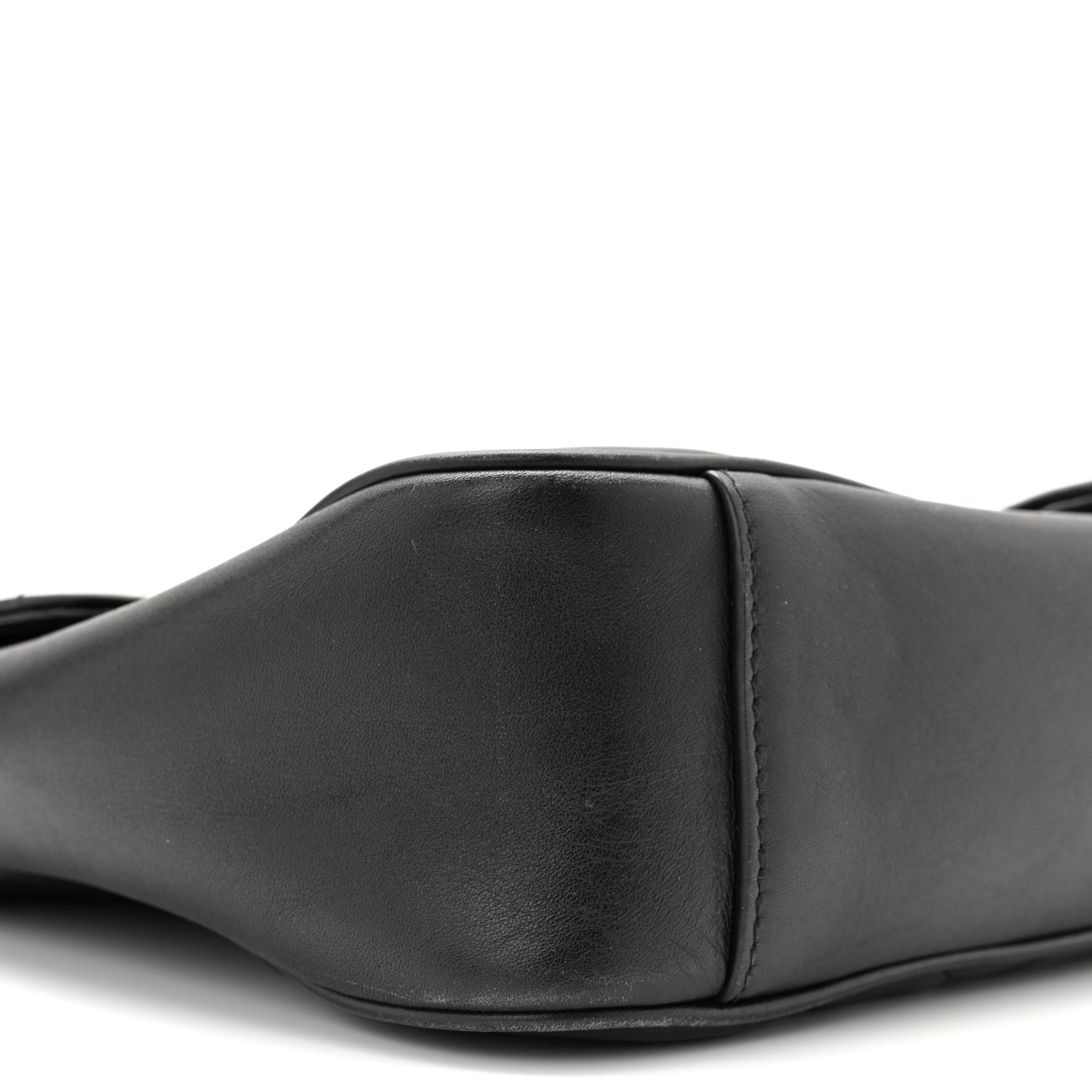 Calfskin Matelasse Medium GG Marmont Shoulder Bag Black