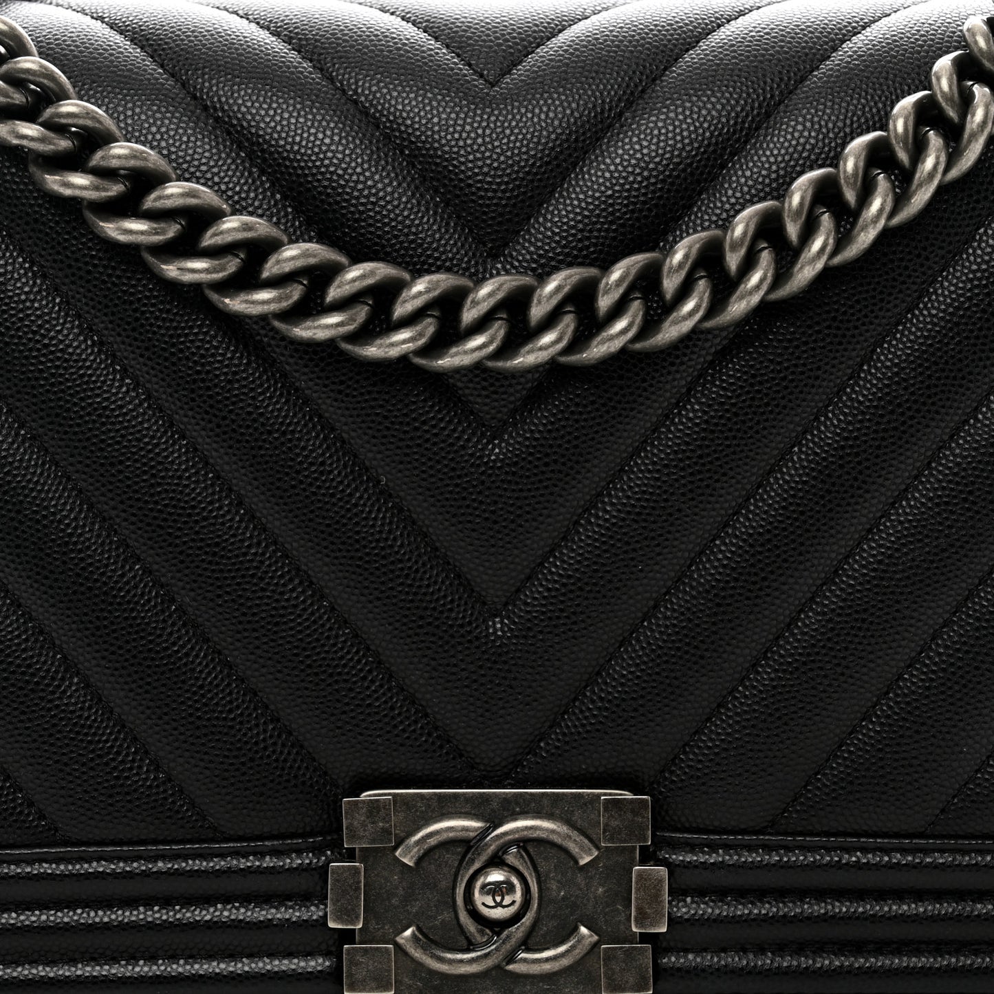 Caviar Chevron Quilted New Medium Boy Flap Black