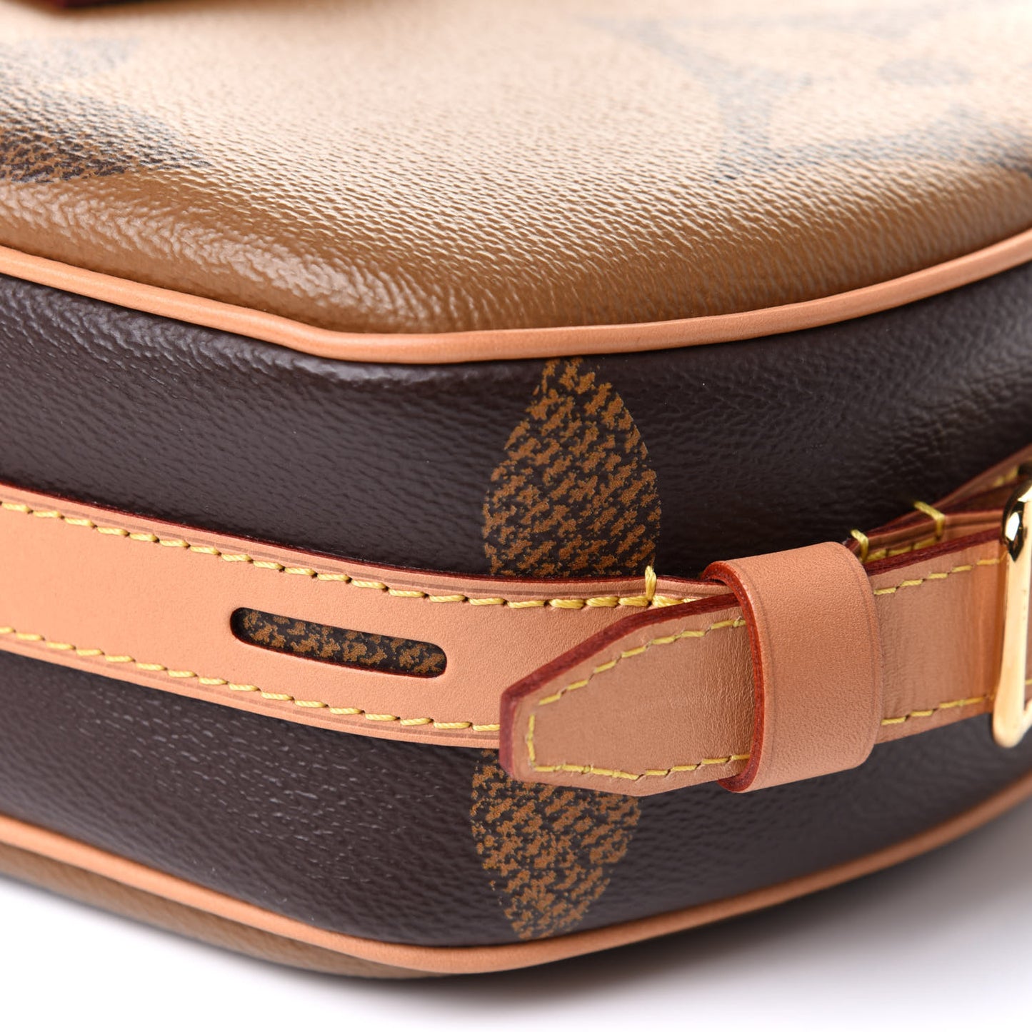 Reverse Monogram Giant Boite Chapeau Souple