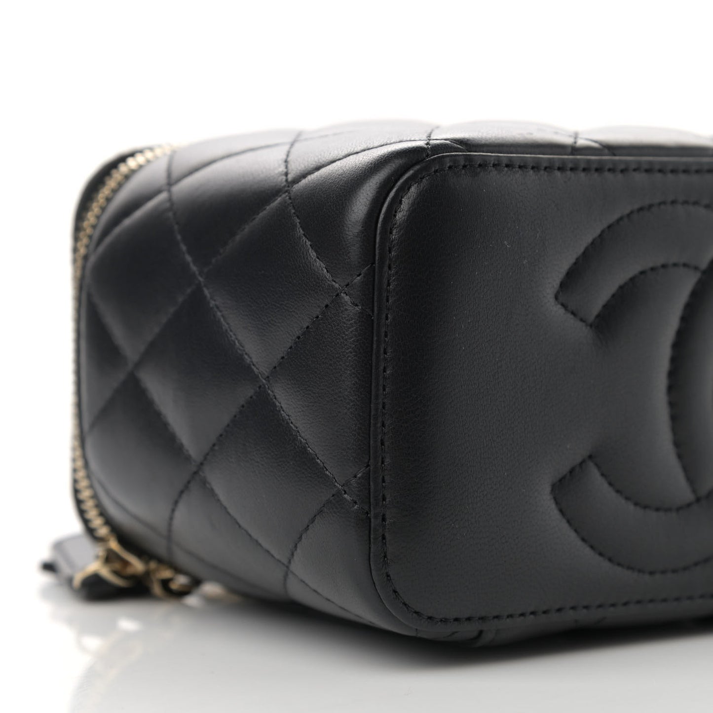 Lambskin Quilted Small Top Handle Vanity Case With Chain Black