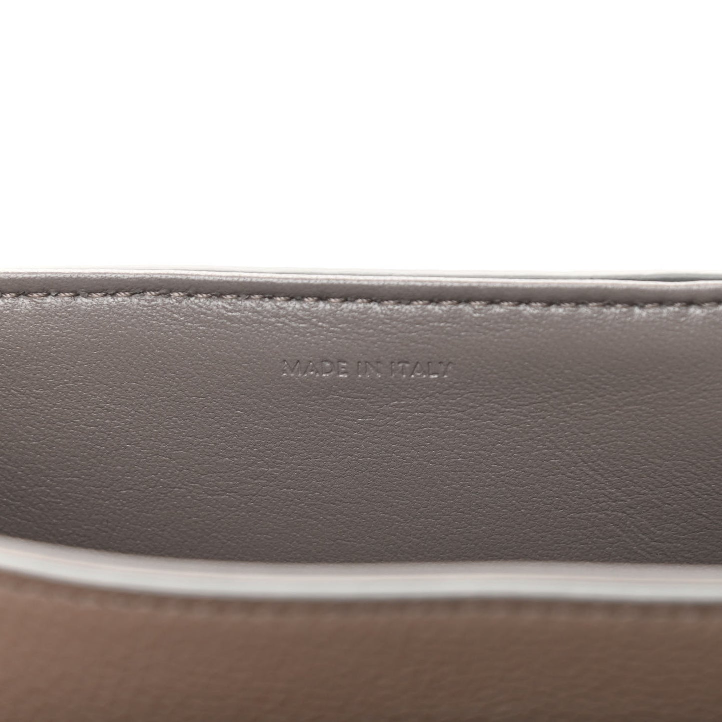 Grained Calfskin Besace Small 16 Taupe