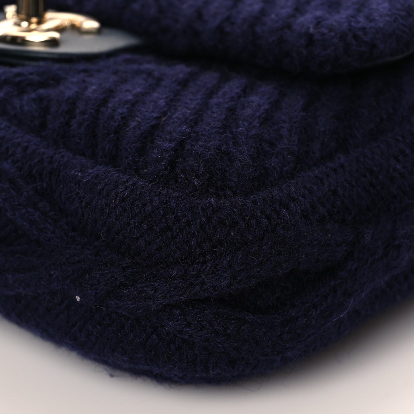 Cable Knit Small Flap Navy Blue