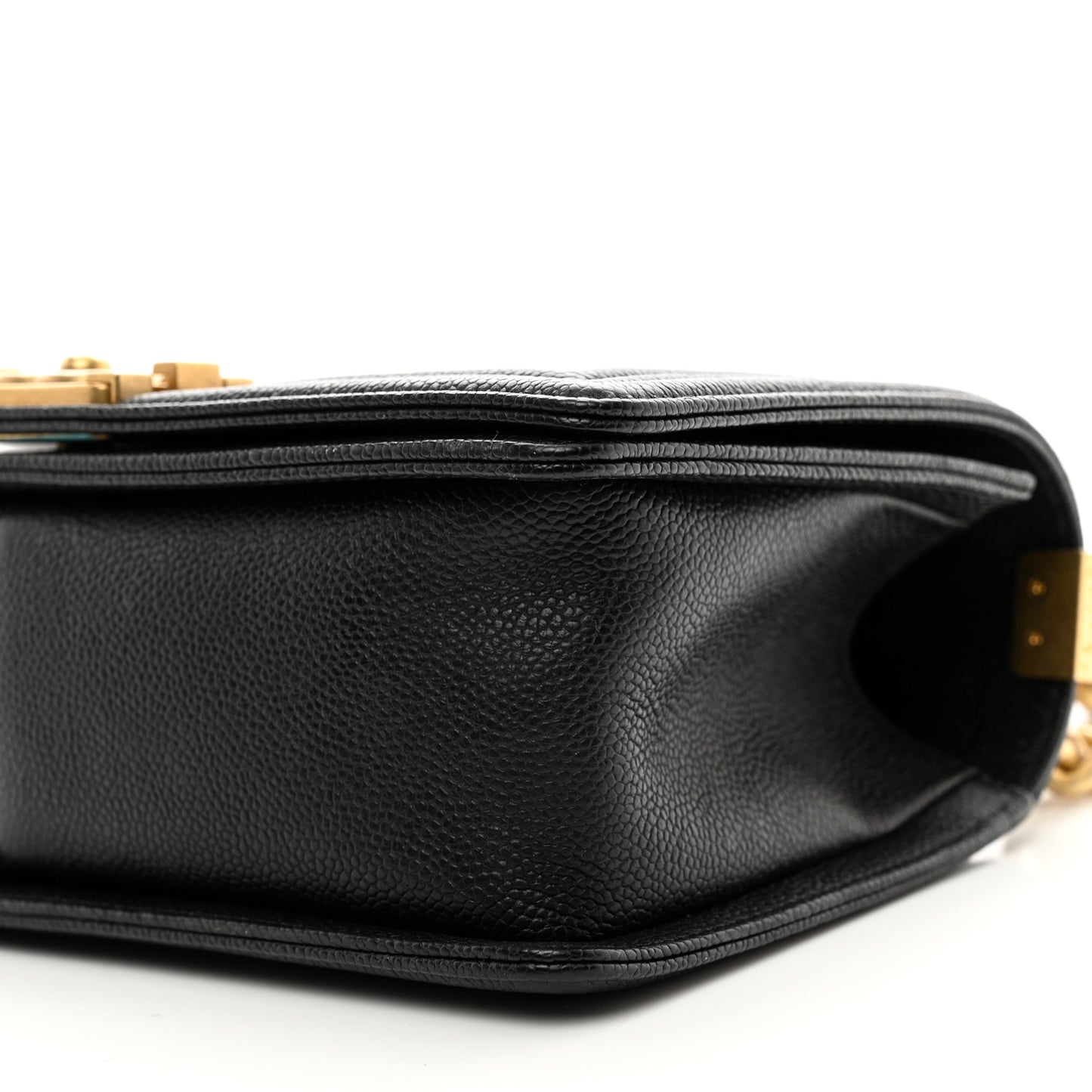 Caviar Quilted Medium Boy Flap Black