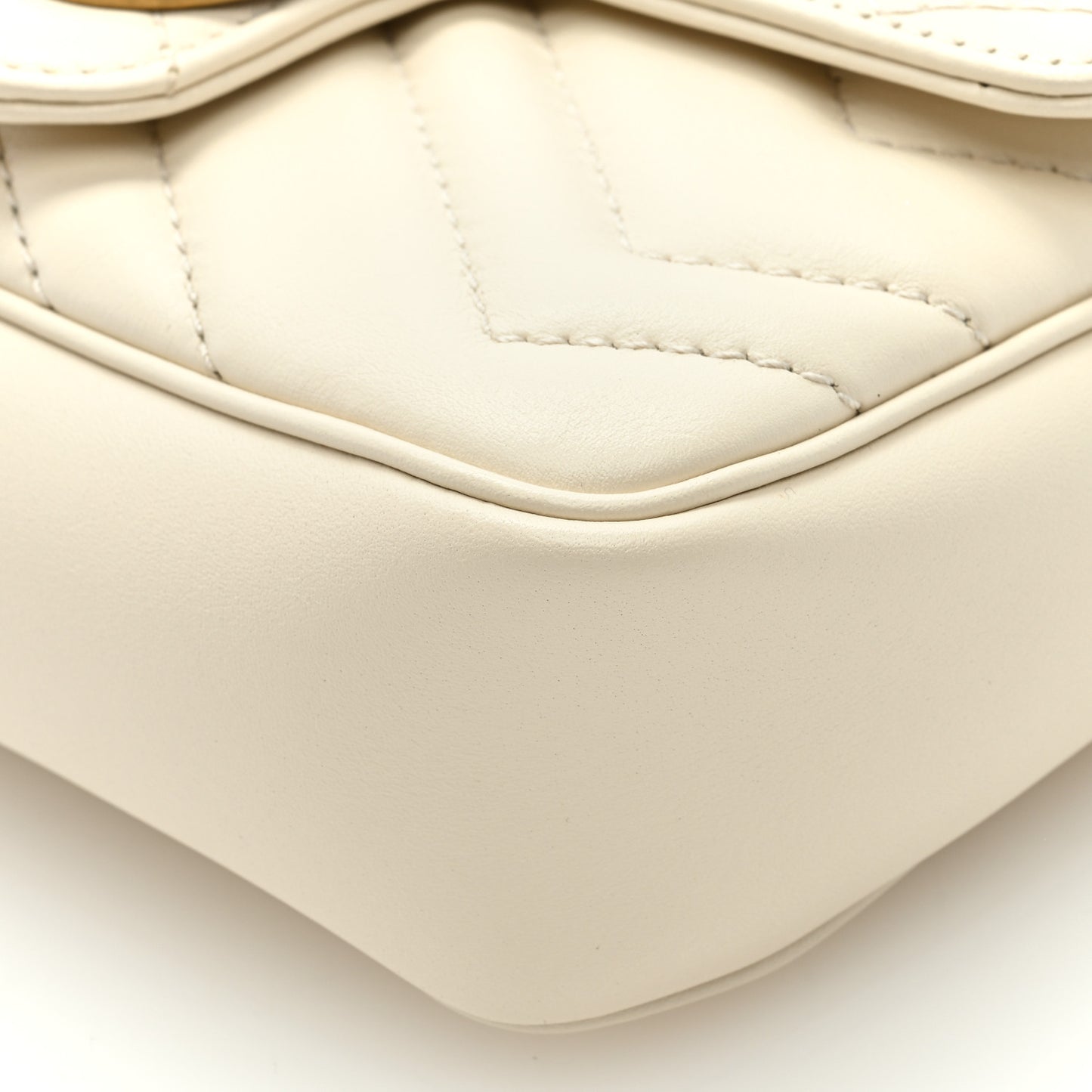 Calfskin Matelasse Super Mini GG Marmont Shoulder Bag White