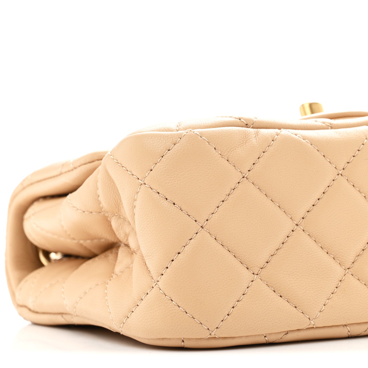 CHANEL ベージュ メッシュ タンクトップ CHANEL Pearl Crush Vanity Case Chain Shoulder Bag Lambskin Beige