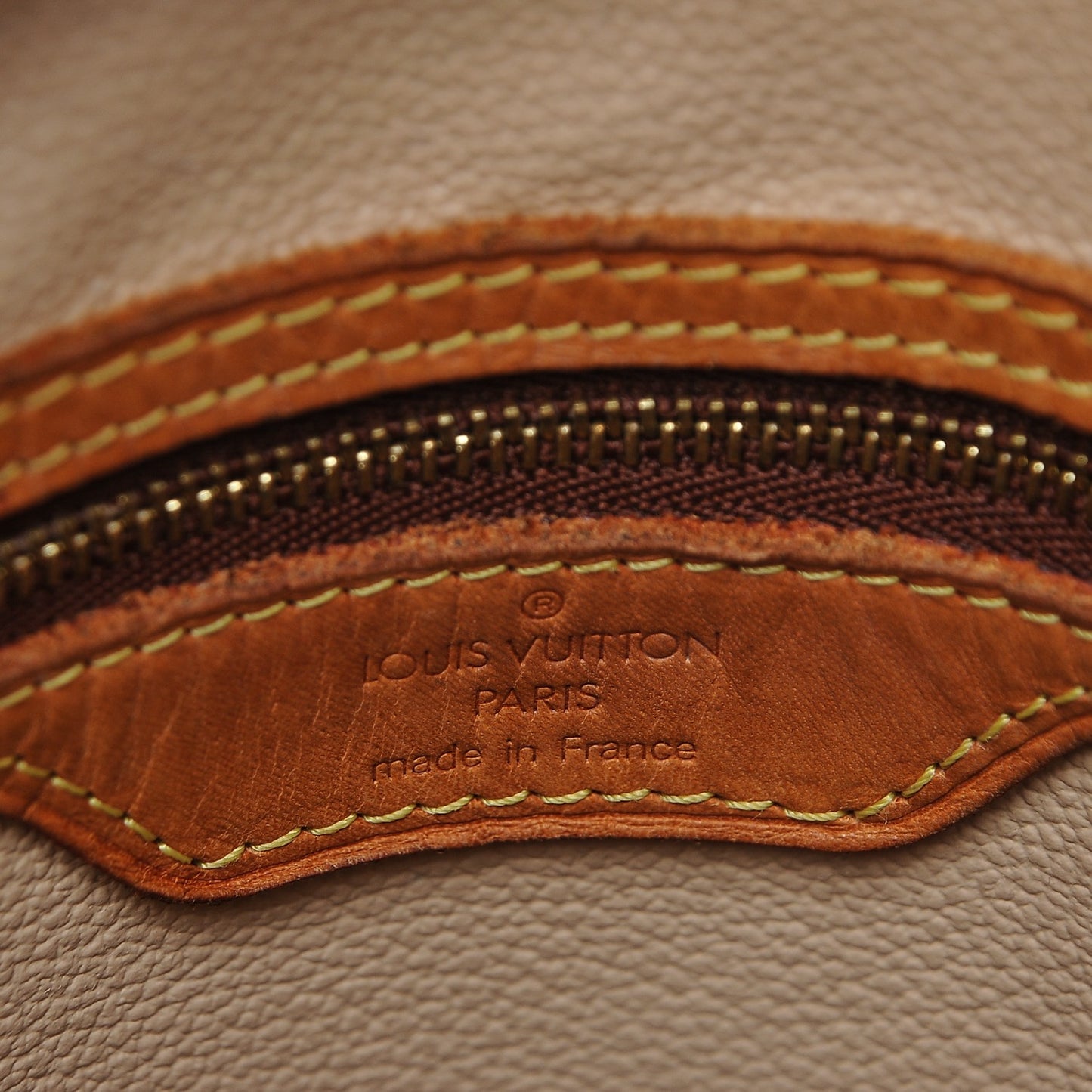 Monogram Petit Bucket 23