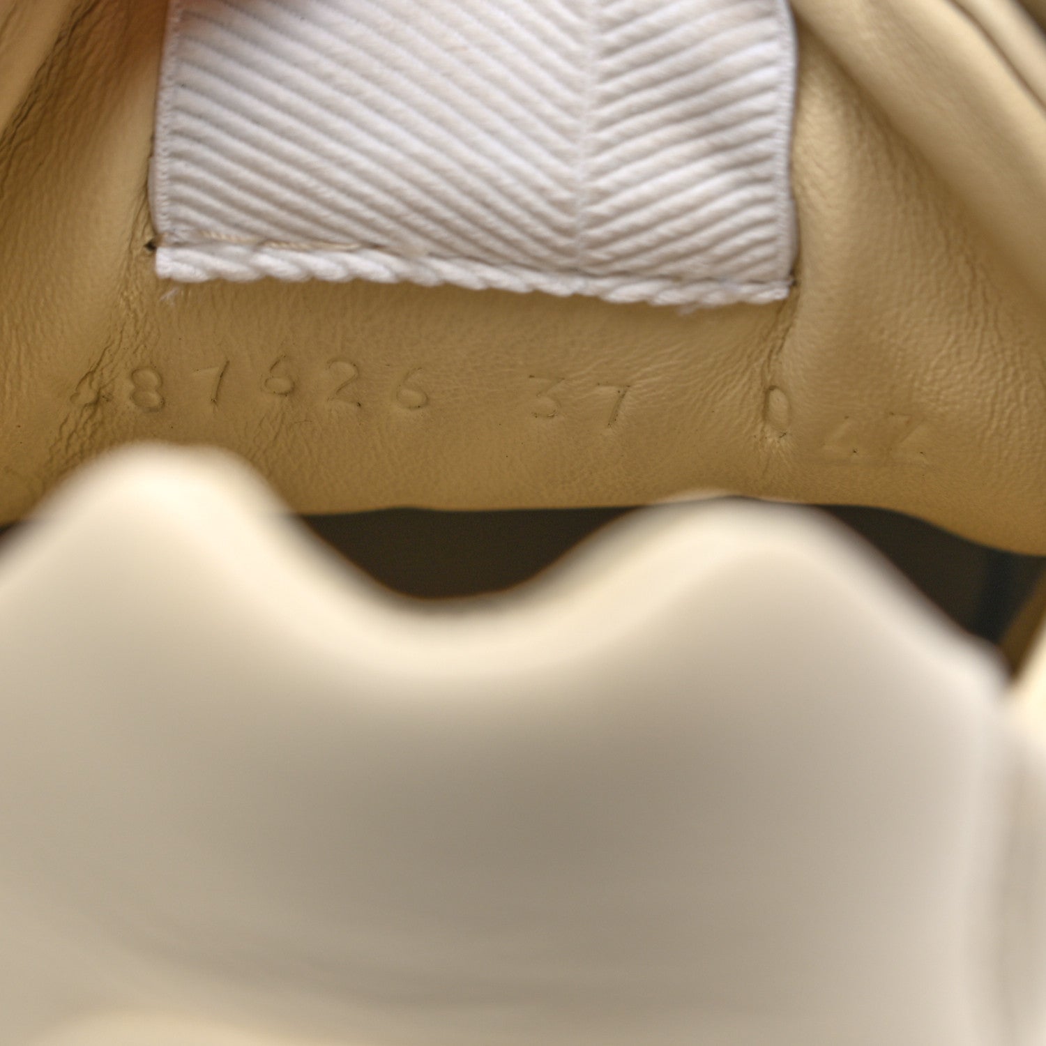 Gucci Calfskin Tiger Rhyton Sneakers 37 Ivory 8 of 11