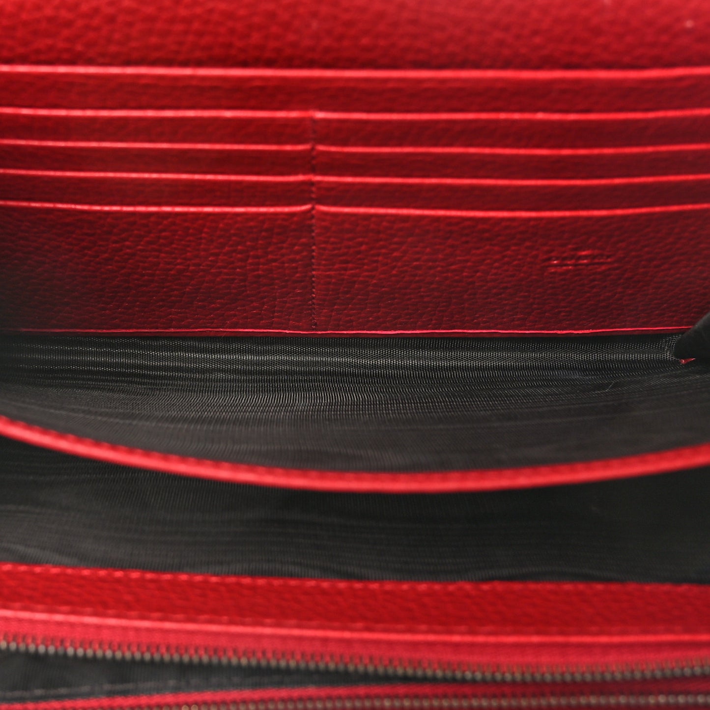 Calfskin GG Marmont Chain Wallet Vulcanic Red