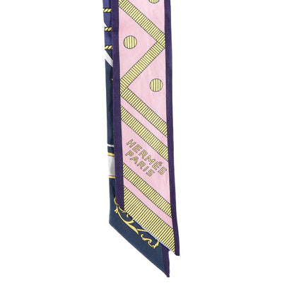Hermes Silk Balade en Berline Twilly Vieux Rose Marine Jaune 2 of 4